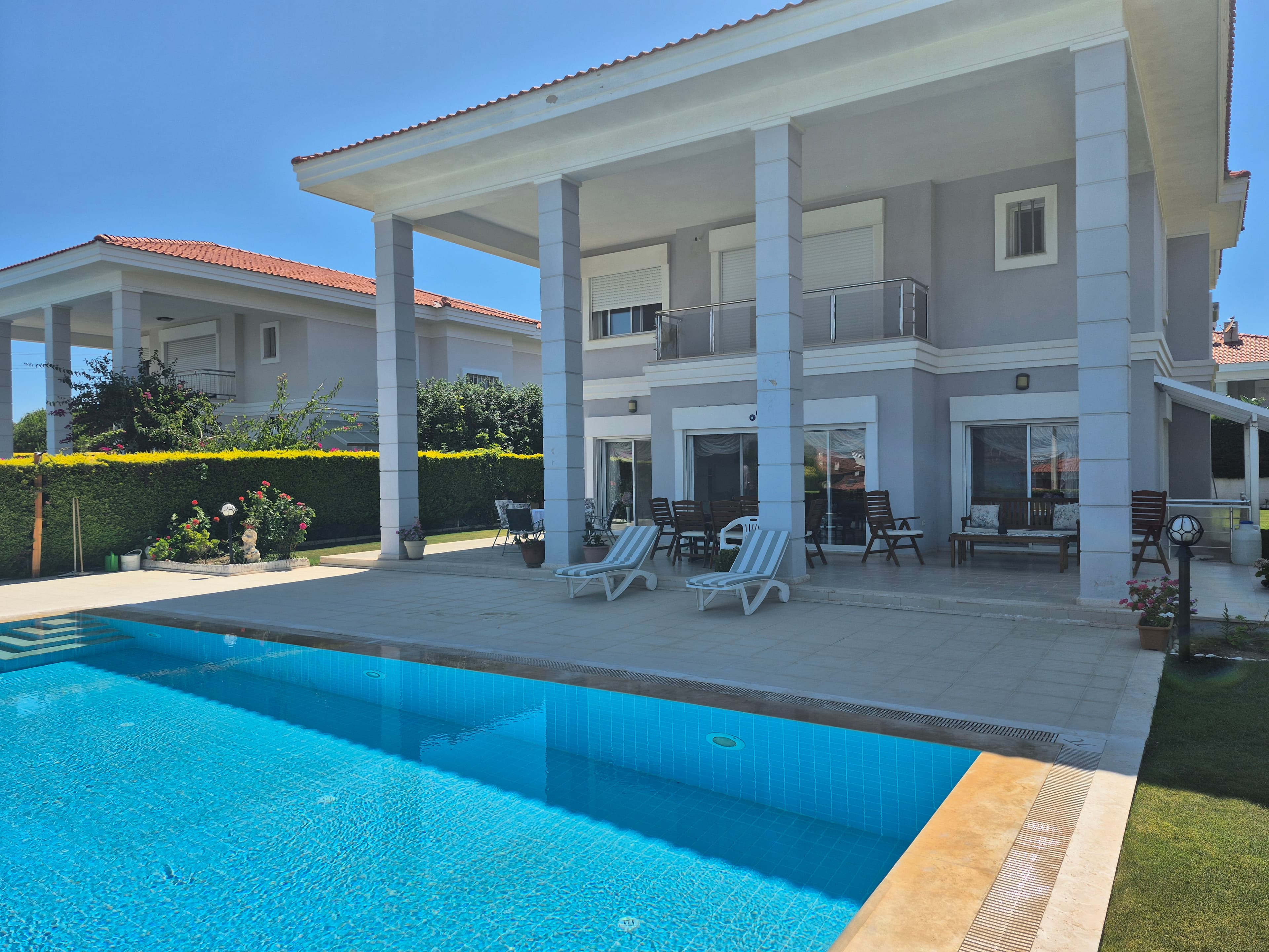 Villa mit atemberaubendem Meerblick auf einem 1000 m² großen Grundstück in Çeşme Paşalimanı, Ardıç, Çeşme