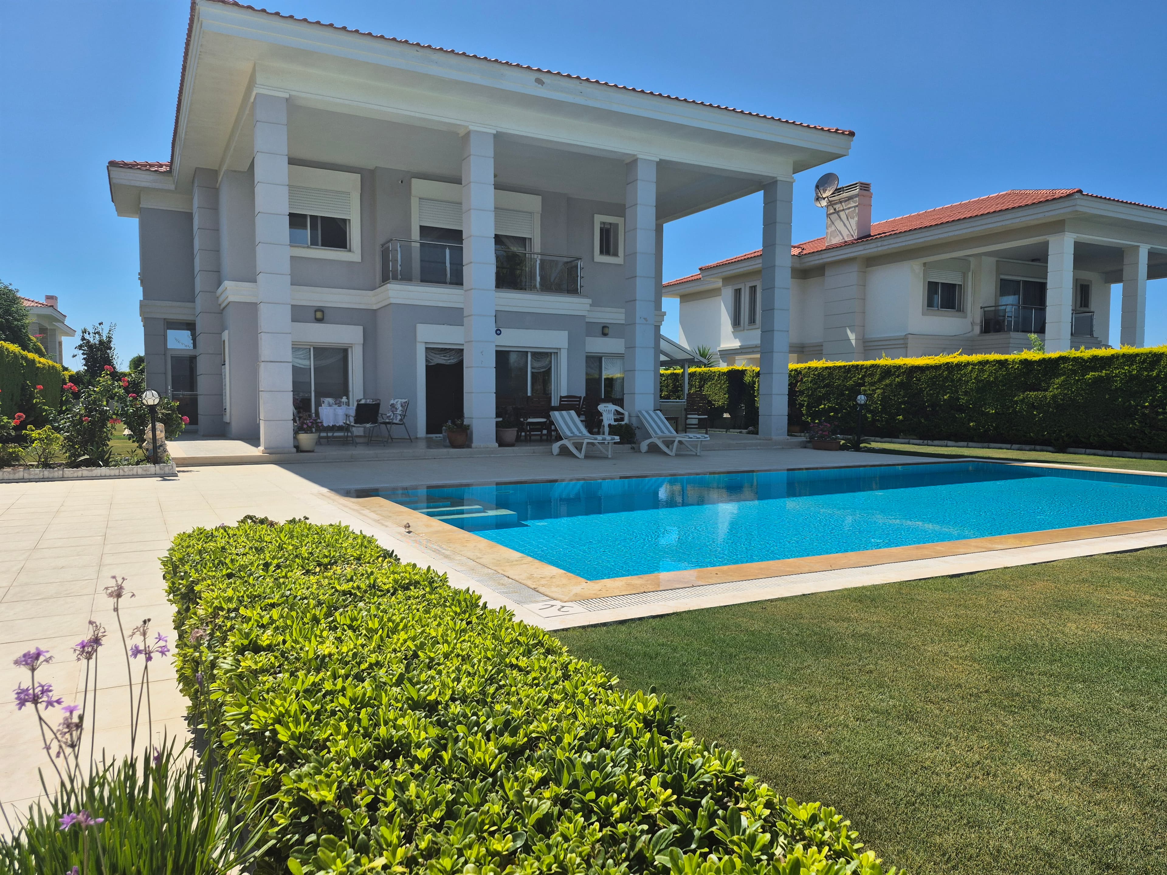 Villa mit atemberaubendem Meerblick auf einem 1000 m² großen Grundstück in Çeşme Paşalimanı, Ardıç, Çeşme