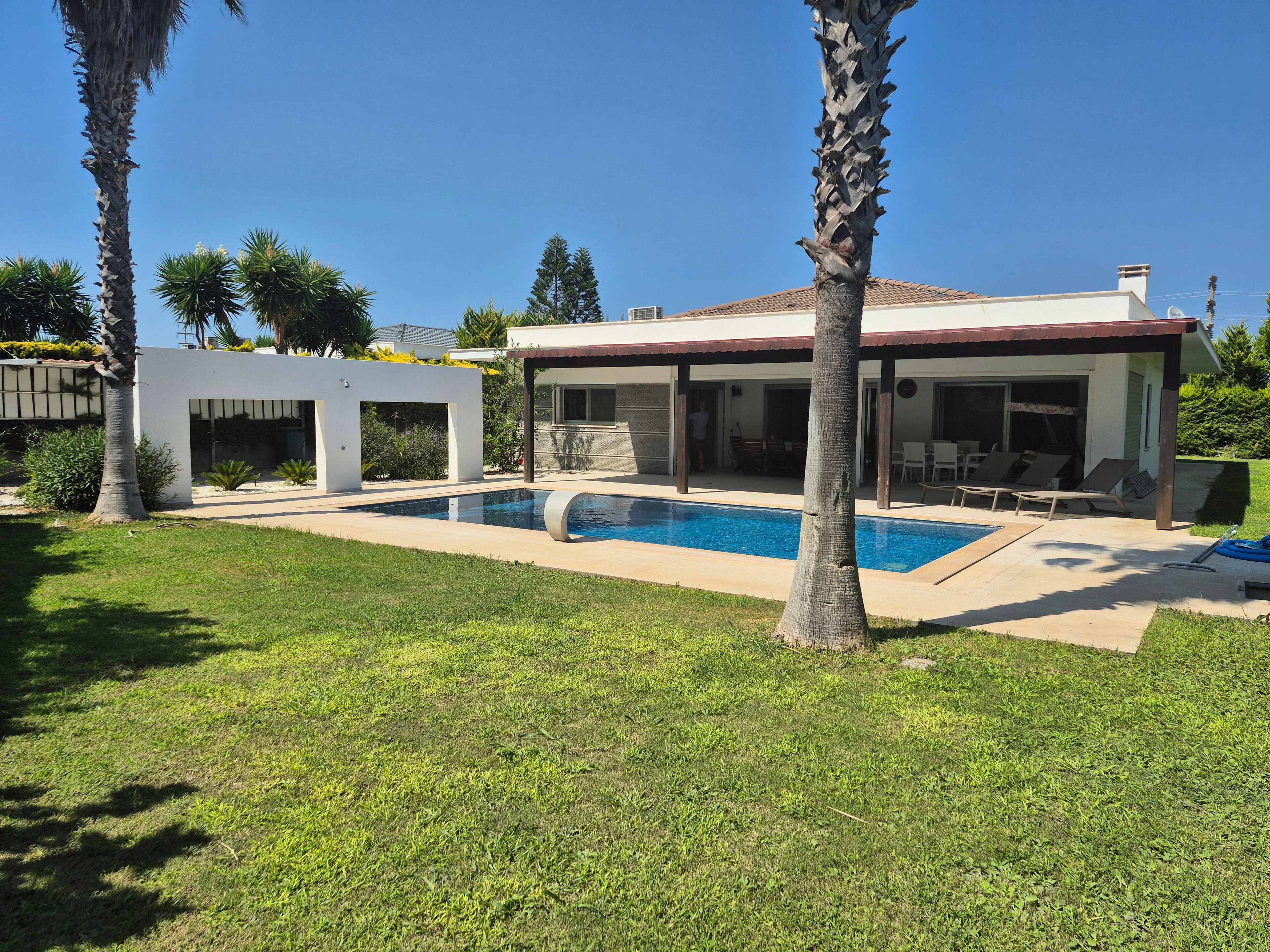 Çeşme Mamurbaba'da Satılık Yatay Mimari 4+1 Müstakil Havuzlu Villa, Ilıca, Çeşme