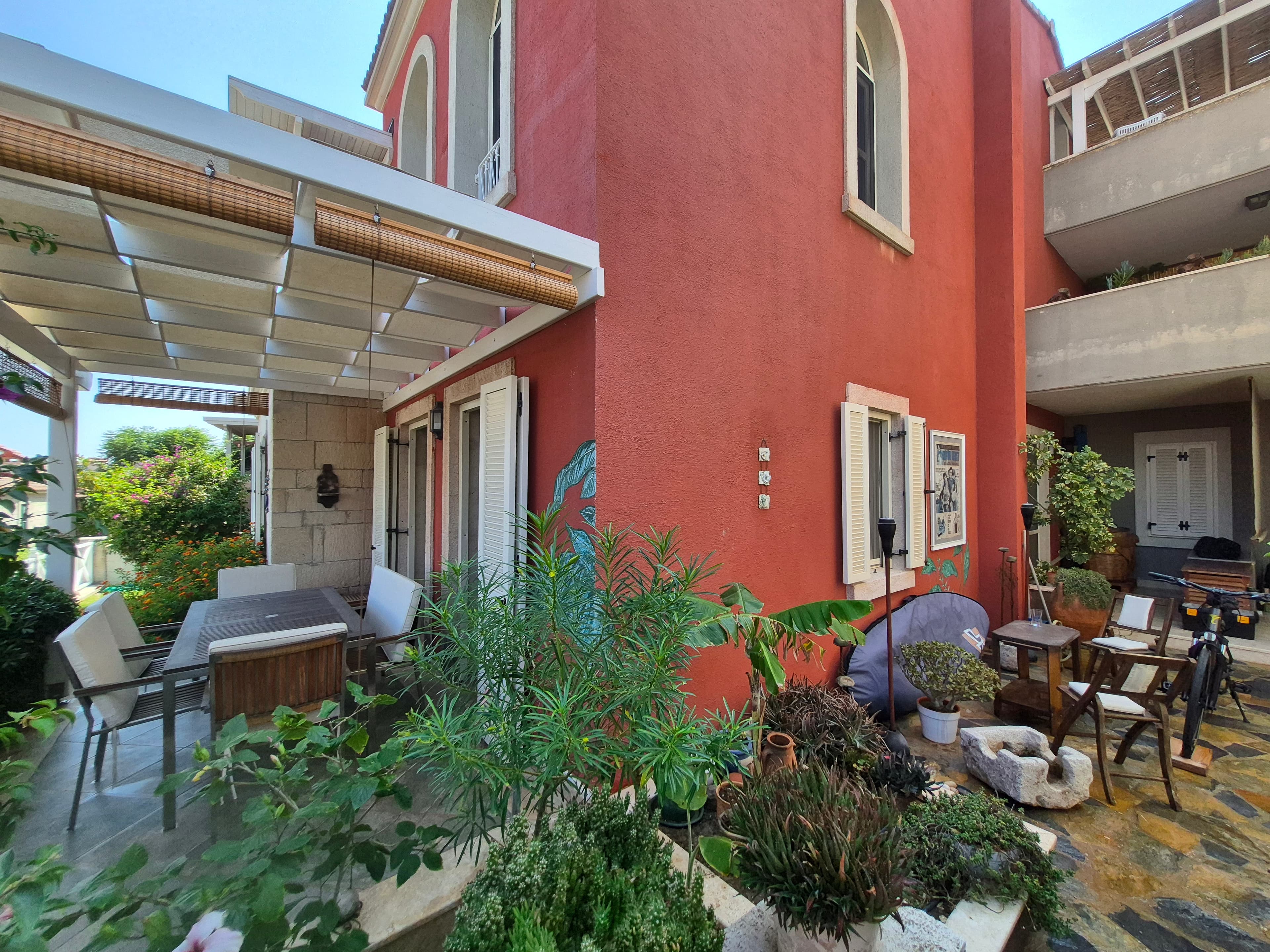 Alaçatı Port Yamaç Evler'de Satılık 2+1 Deniz Manzaralı Daire, Alaçatı