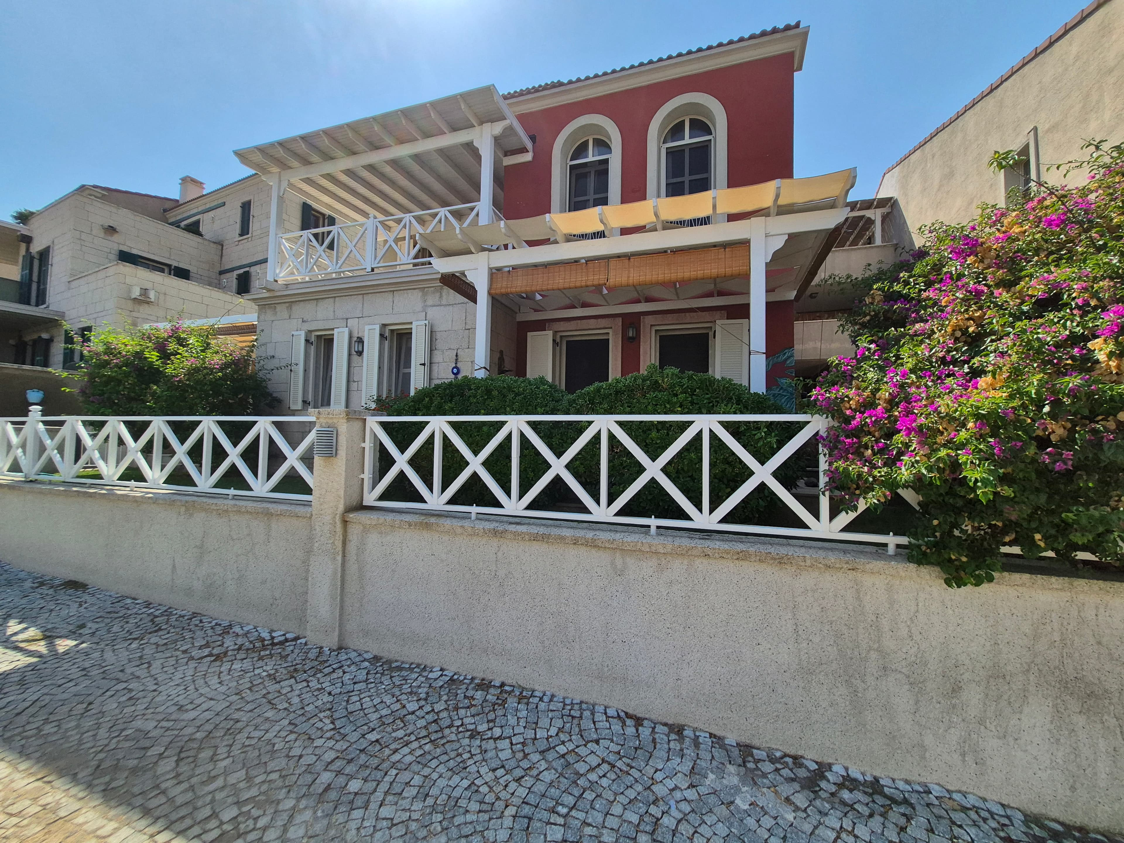 Alaçatı Port Yamaç Evler'de Satılık 2+1 Deniz Manzaralı Daire, Alaçatı