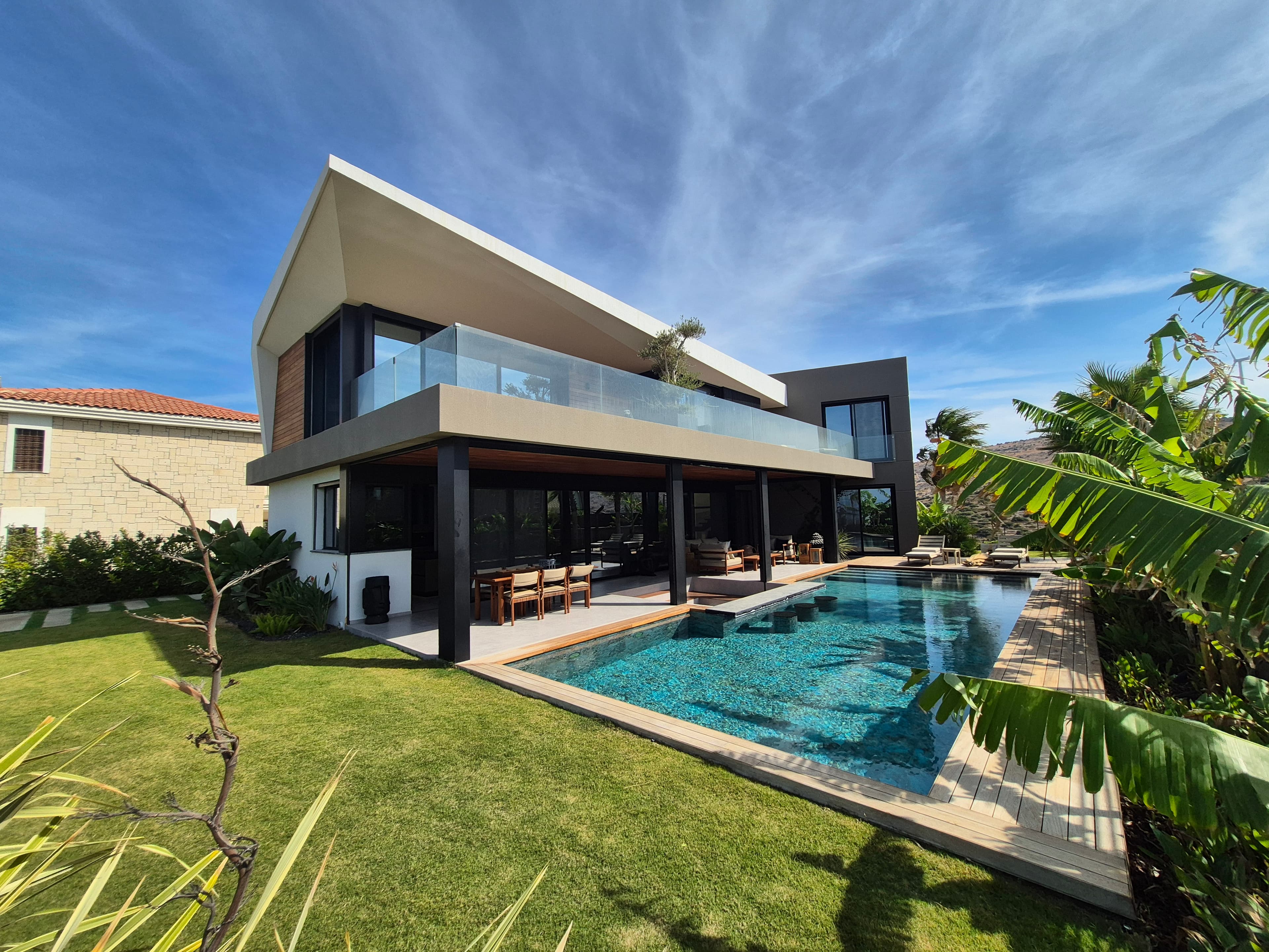 Ultra-luxuriöse Villa mit Panoramablick auf das Meer zum Verkauf in Çeşme Fenerburnu, Çiftlik, Çeşme