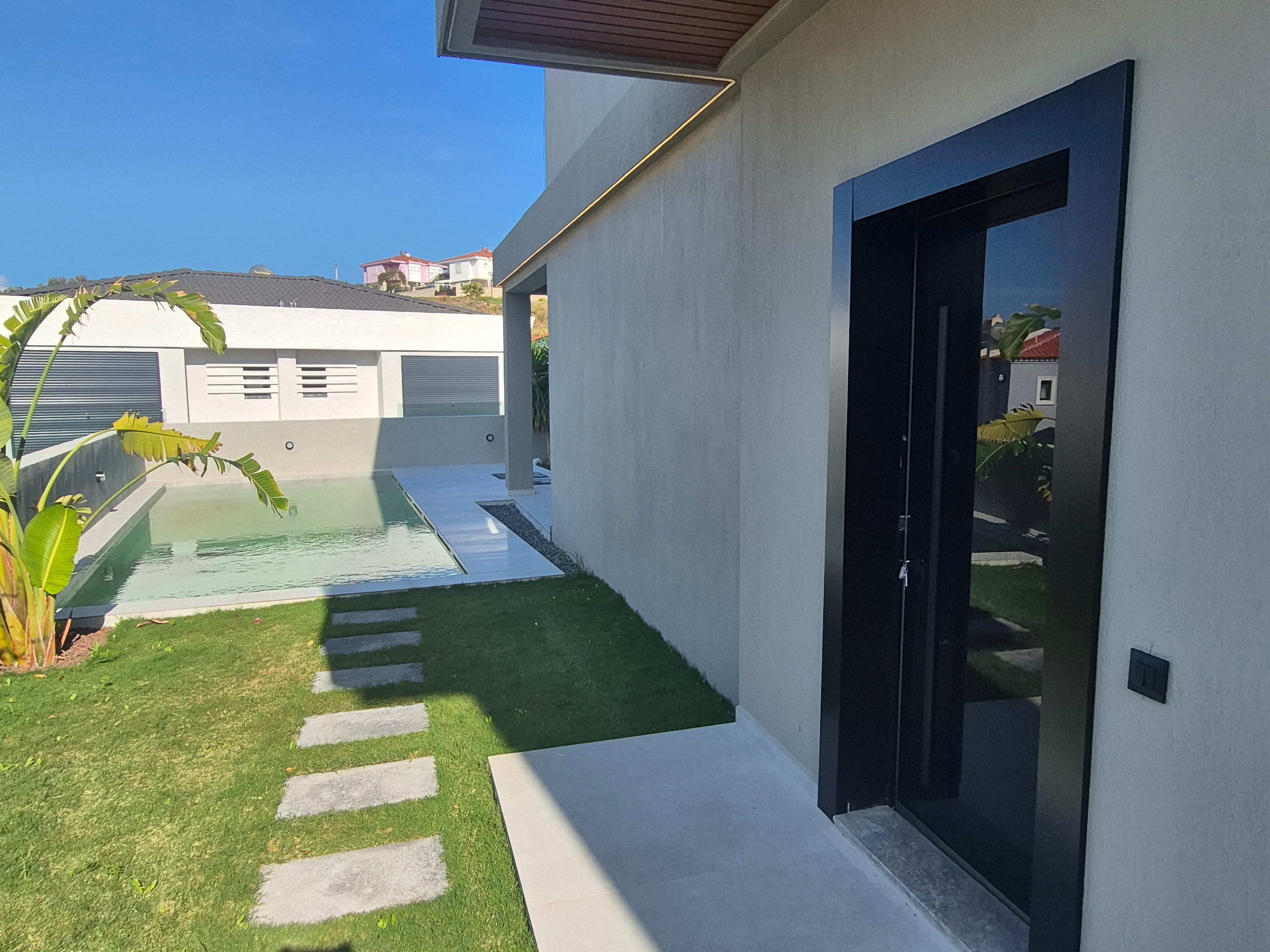 Çeşme Şifne'de Satılık 4+1 Modern Tasarım Müstakil Havuzlu Lüks Villa, Şifne, Çeşme