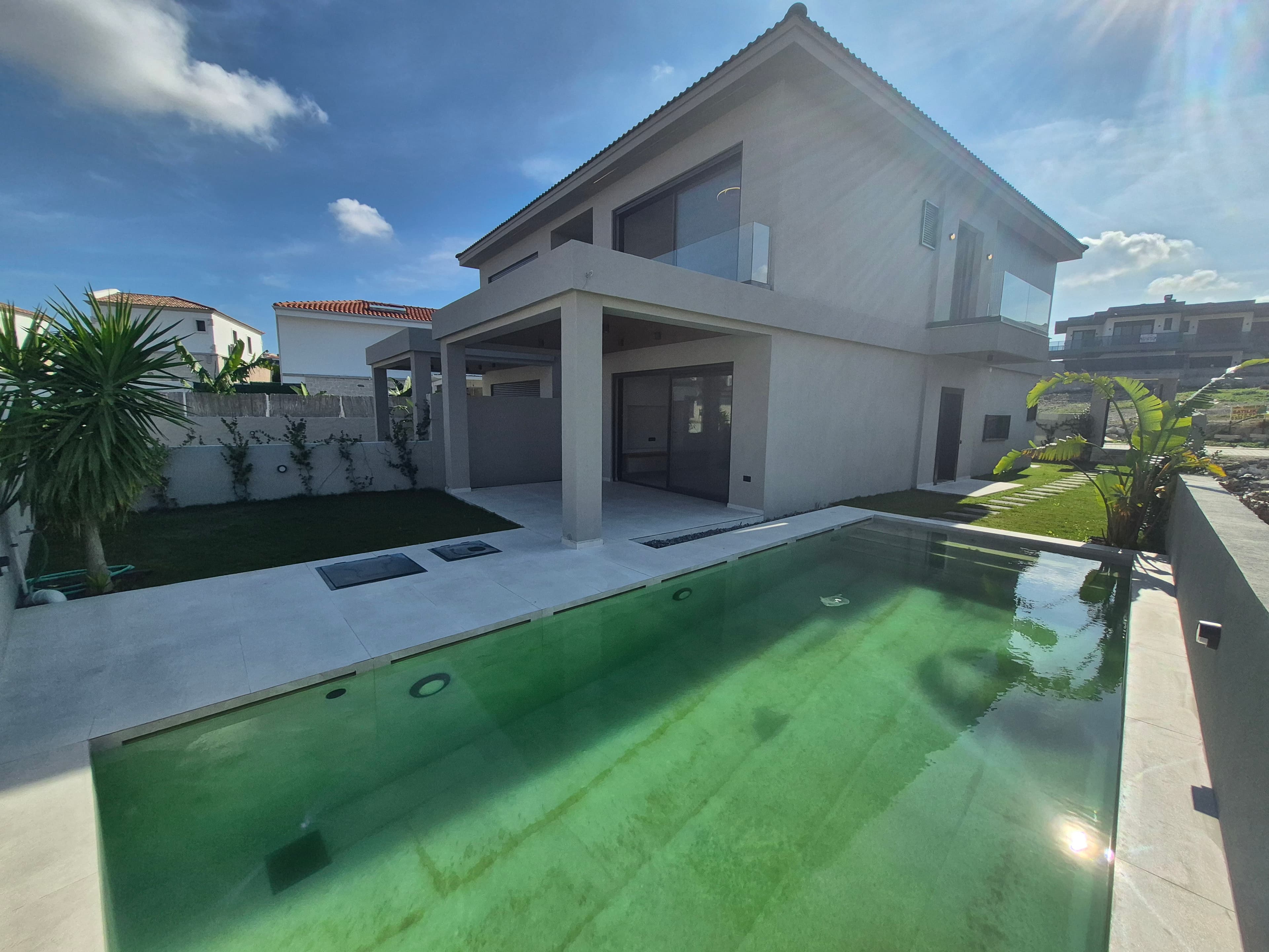 Çeşme Şifne'de Satılık 4+1 Modern Tasarım Müstakil Havuzlu Lüks Villa, Şifne, Çeşme