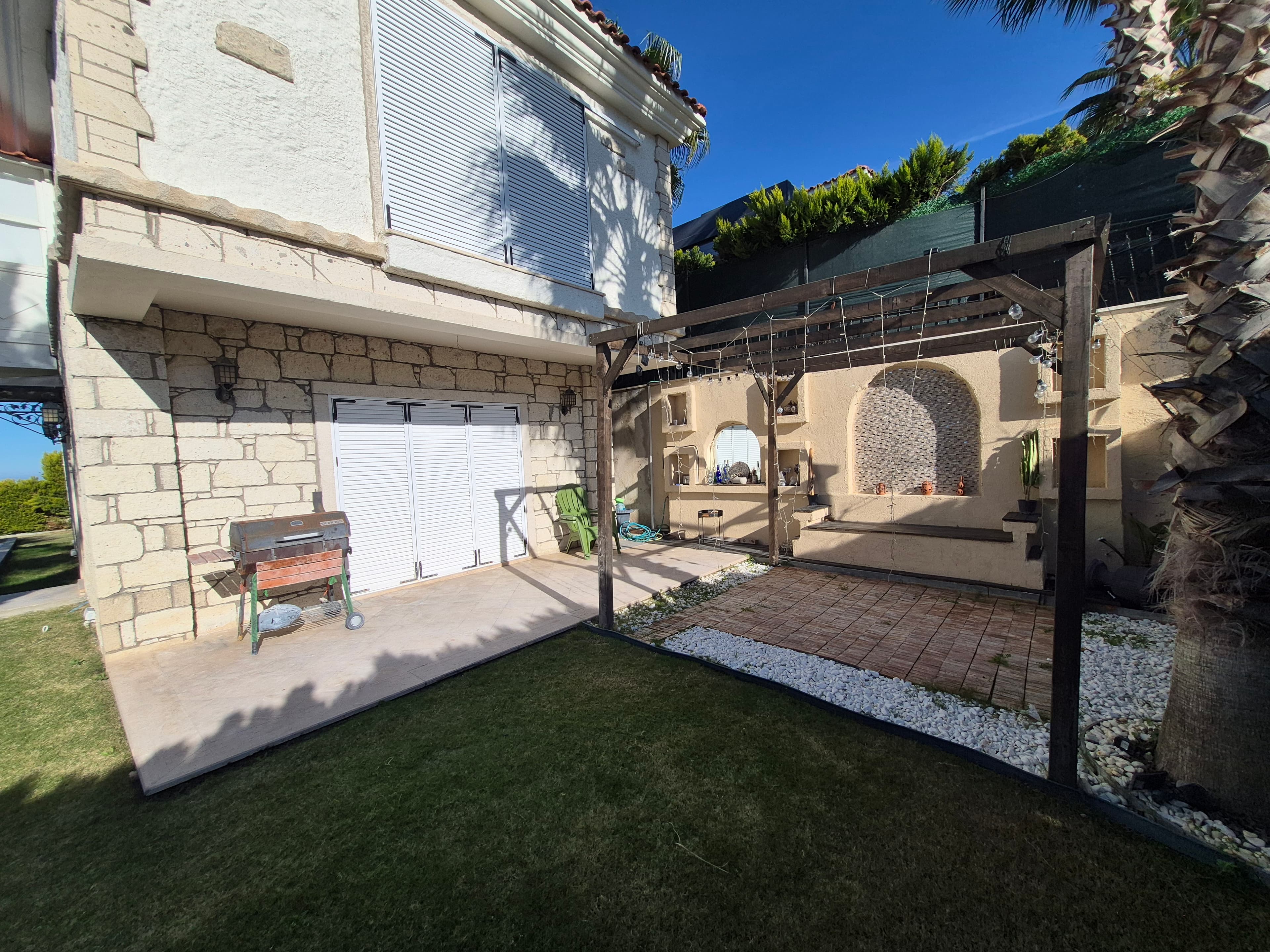 Luxuriöse 3+1 Villa mit Meerblick, großem Garten und privatem Pool zum Verkauf in Çeşme Şifne Yalı, Yalı, Çeşme