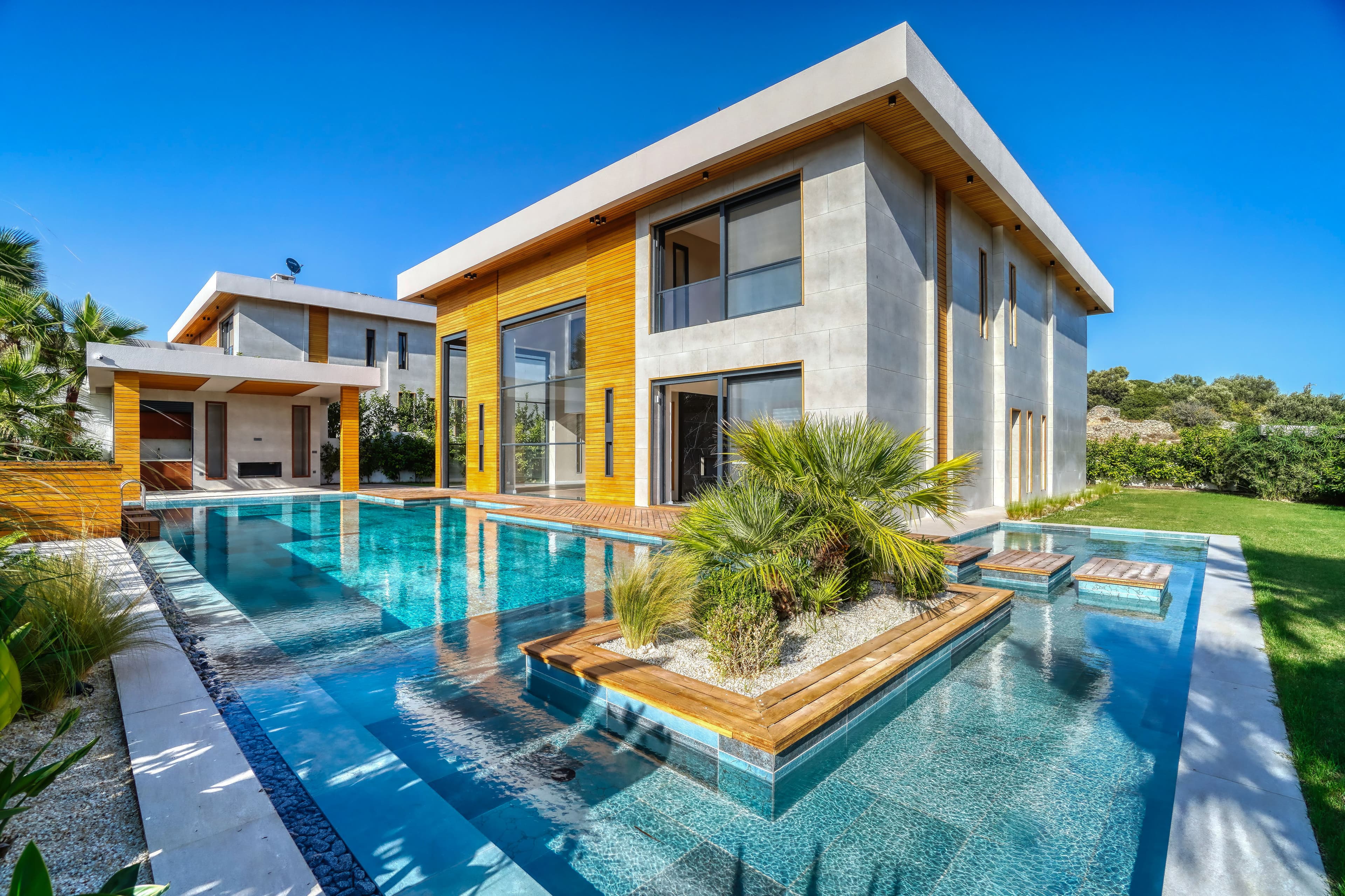 Çeşme Dalyan'da Satılık 5+1 Ultra Lüks Müstakil Havuzlu Villa, Dalyan, Çeşme