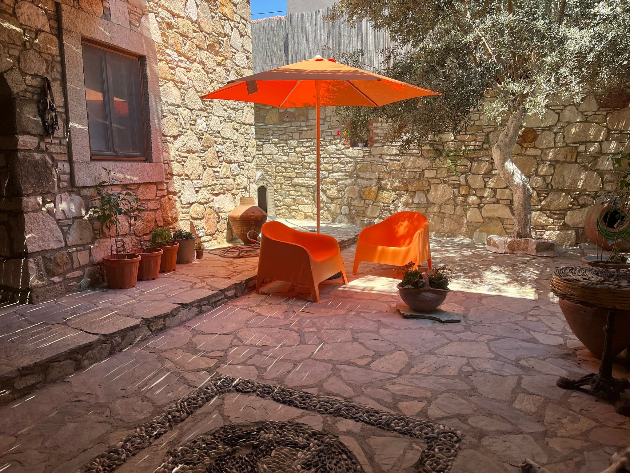 Çeşme Ovacık'ta Satılık Orjinal Taş Ev- Otel Yapımına Uygun, Ovacık, Çeşme