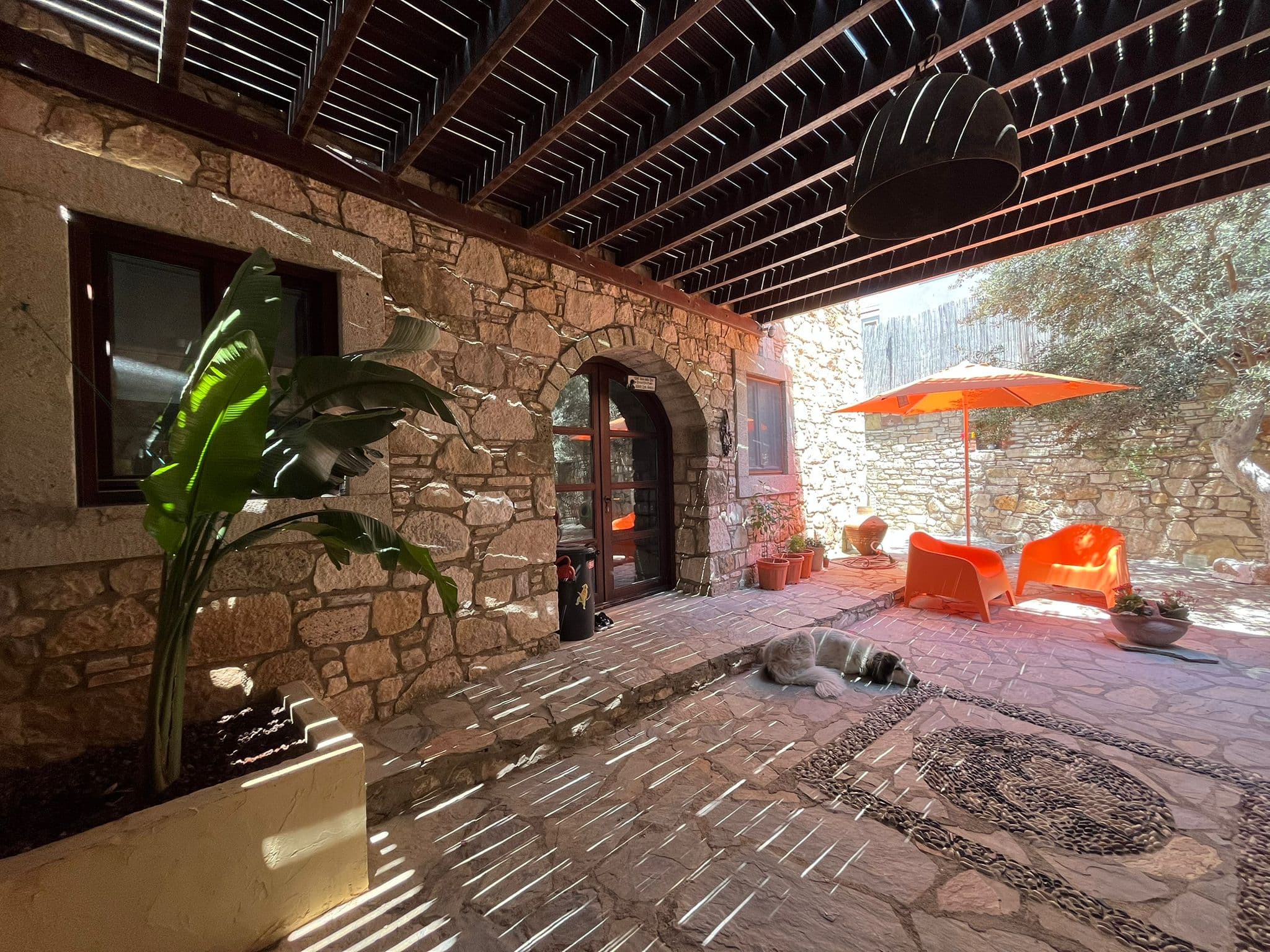 Çeşme Ovacık'ta Satılık Orjinal Taş Ev- Otel Yapımına Uygun, Ovacık, Çeşme