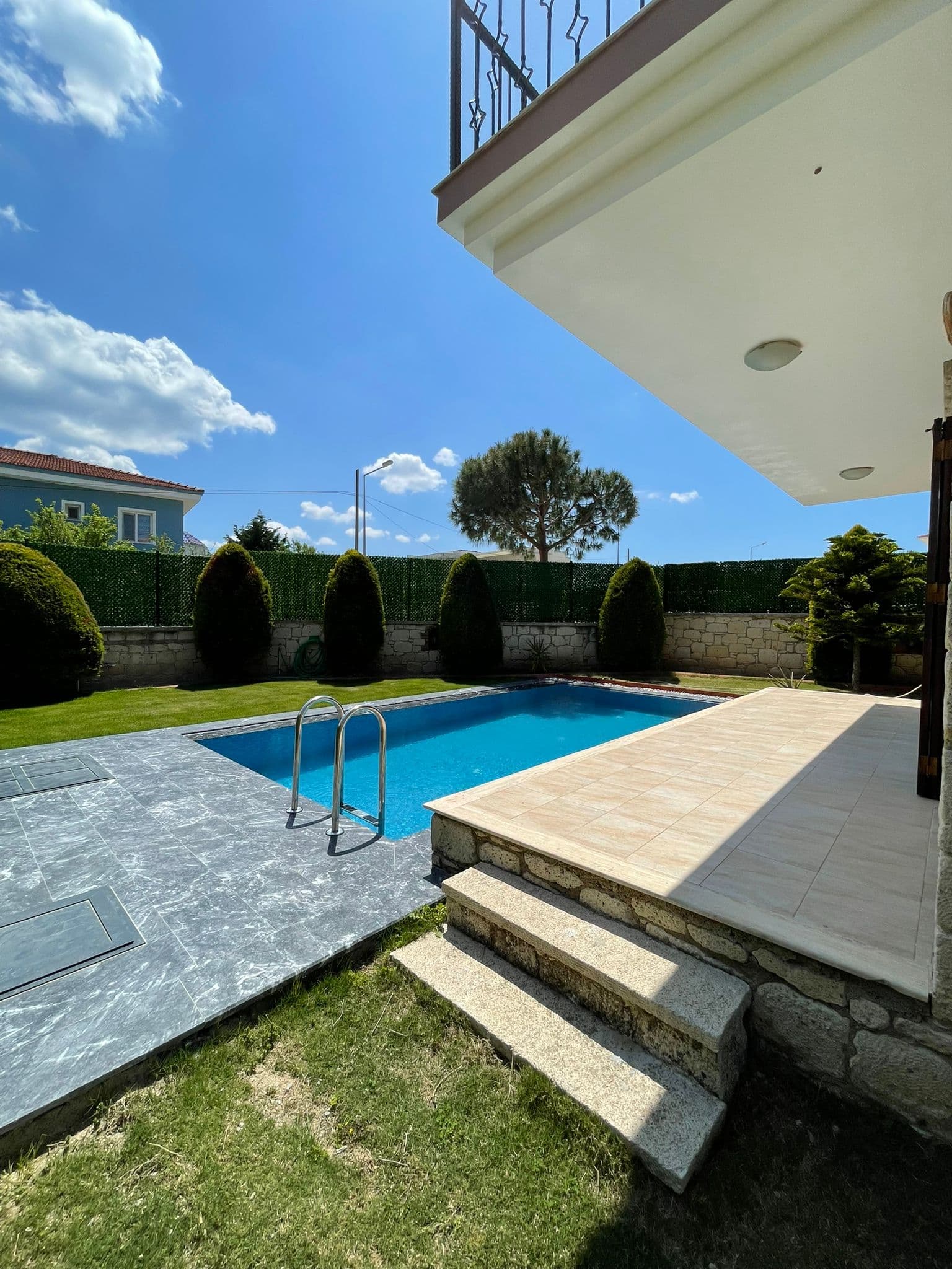 Çeşme Alaçatı'da 4+1 Yıllık-Sezonluk Kiralık Müstakil Havuzlu Villa, Alaçatı