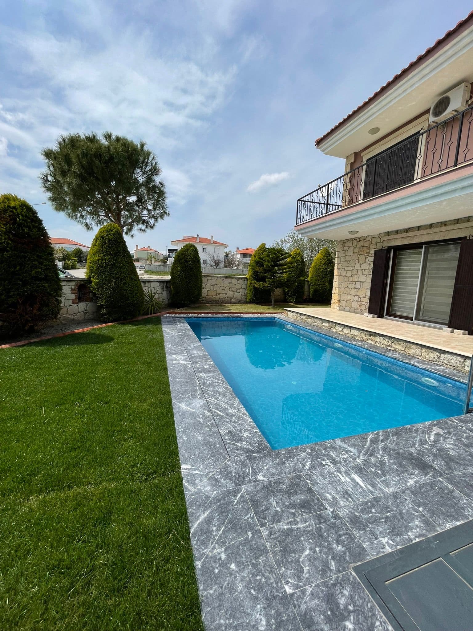 Çeşme Alaçatı'da 4+1 Yıllık-Sezonluk Kiralık Müstakil Havuzlu Villa, Alaçatı