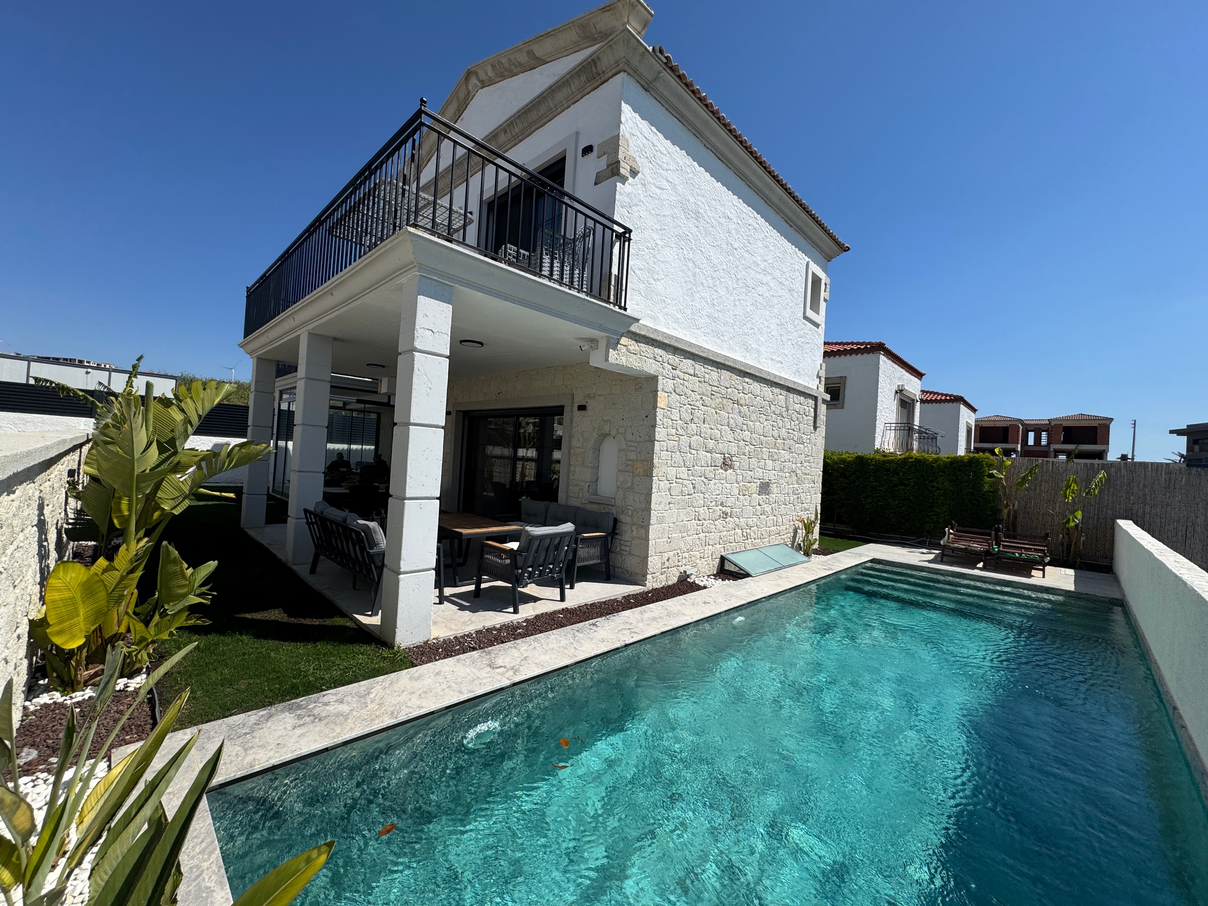Çeşme Şifne'de Satılık 5+1 Taş Konsept Müstakil Havuzlu Villa, Şifne, Çeşme