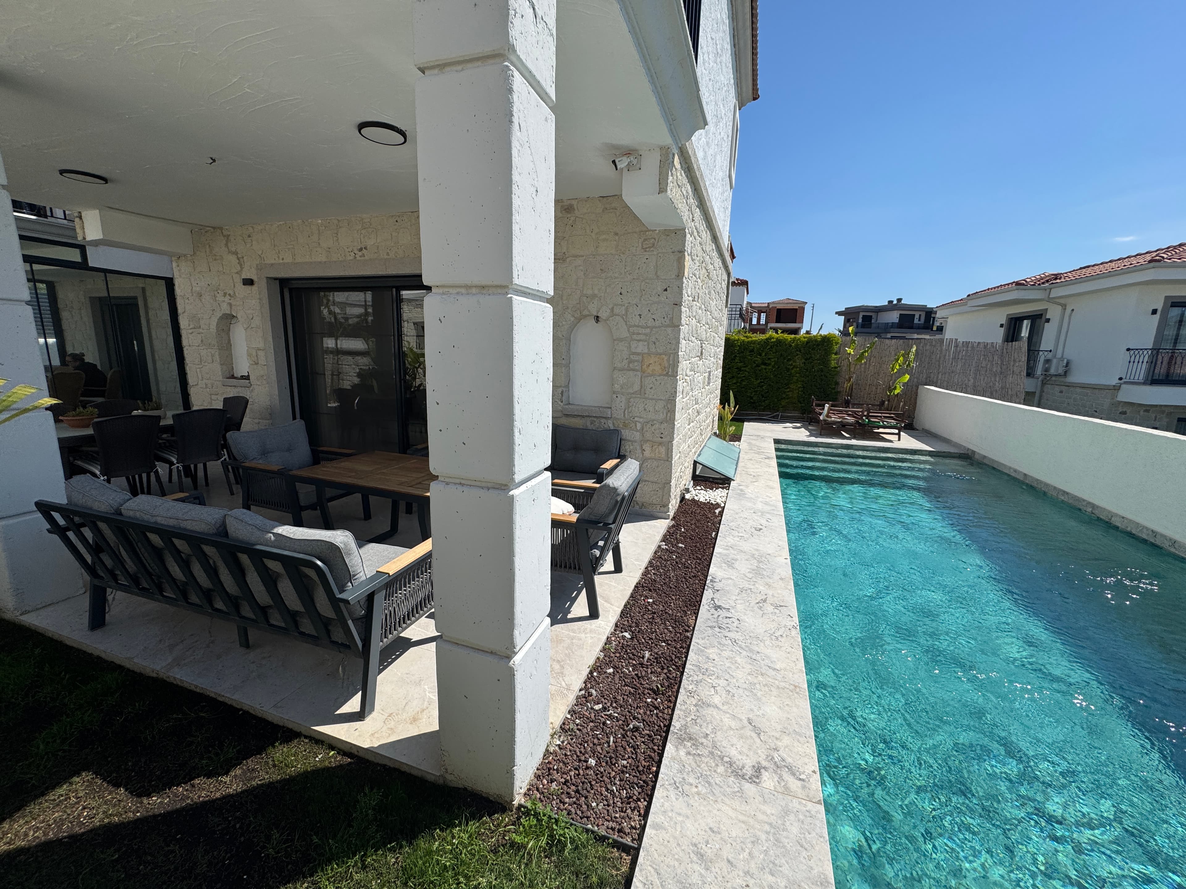 Çeşme Şifne'de Satılık 5+1 Taş Konsept Müstakil Havuzlu Villa, Şifne, Çeşme