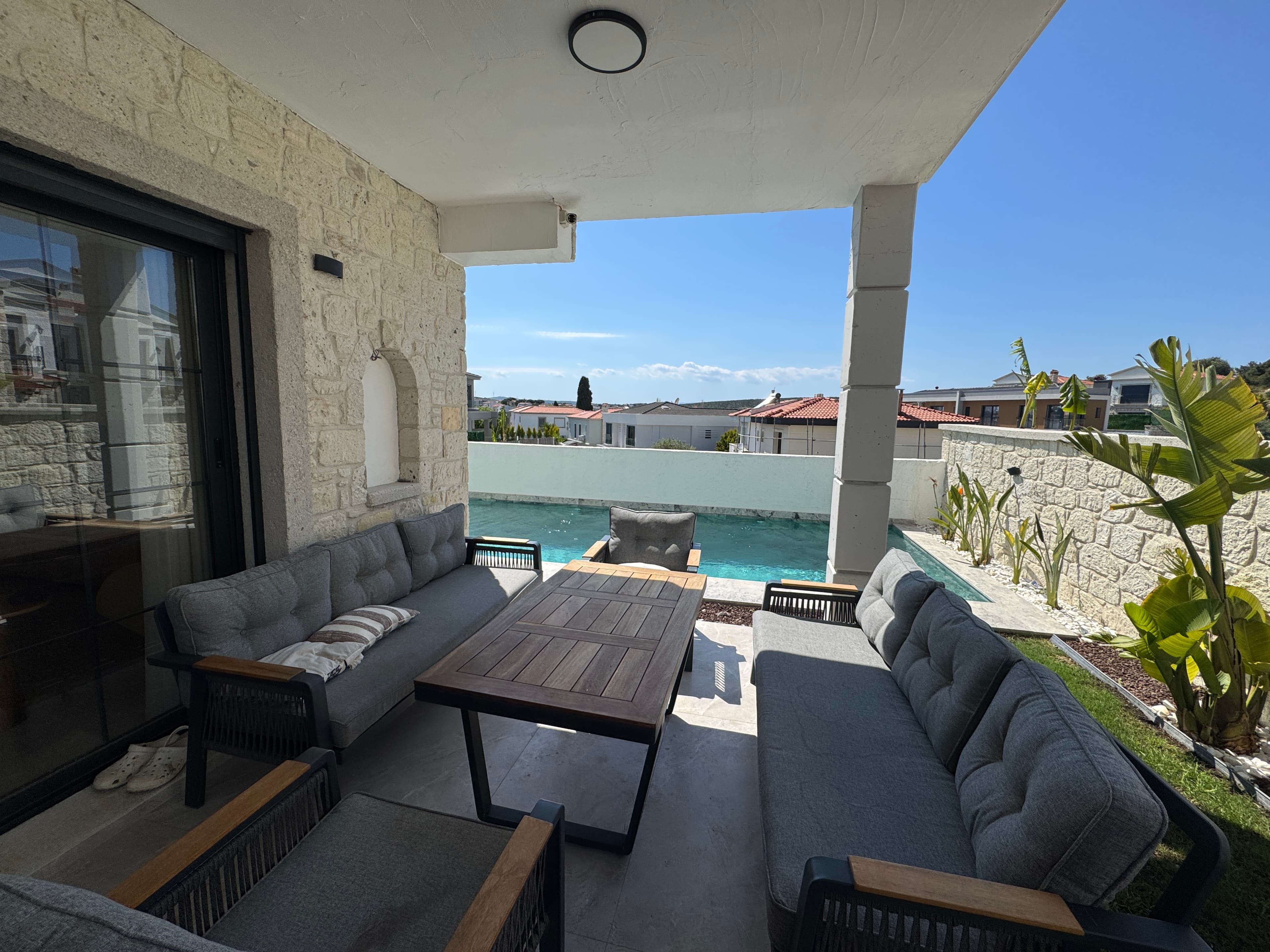 Çeşme Şifne'de Satılık 5+1 Taş Konsept Müstakil Havuzlu Villa, Şifne, Çeşme