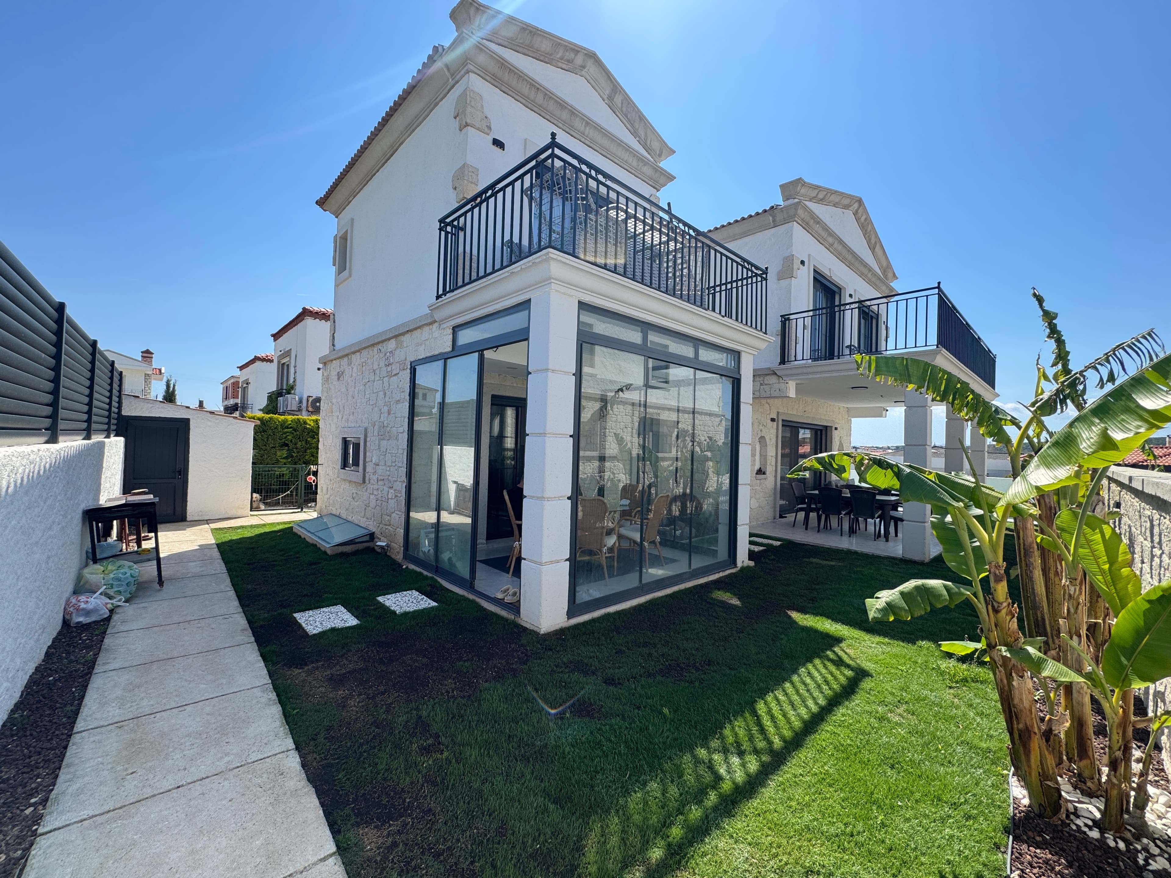Çeşme Şifne'de Satılık 5+1 Taş Konsept Müstakil Havuzlu Villa, Şifne, Çeşme