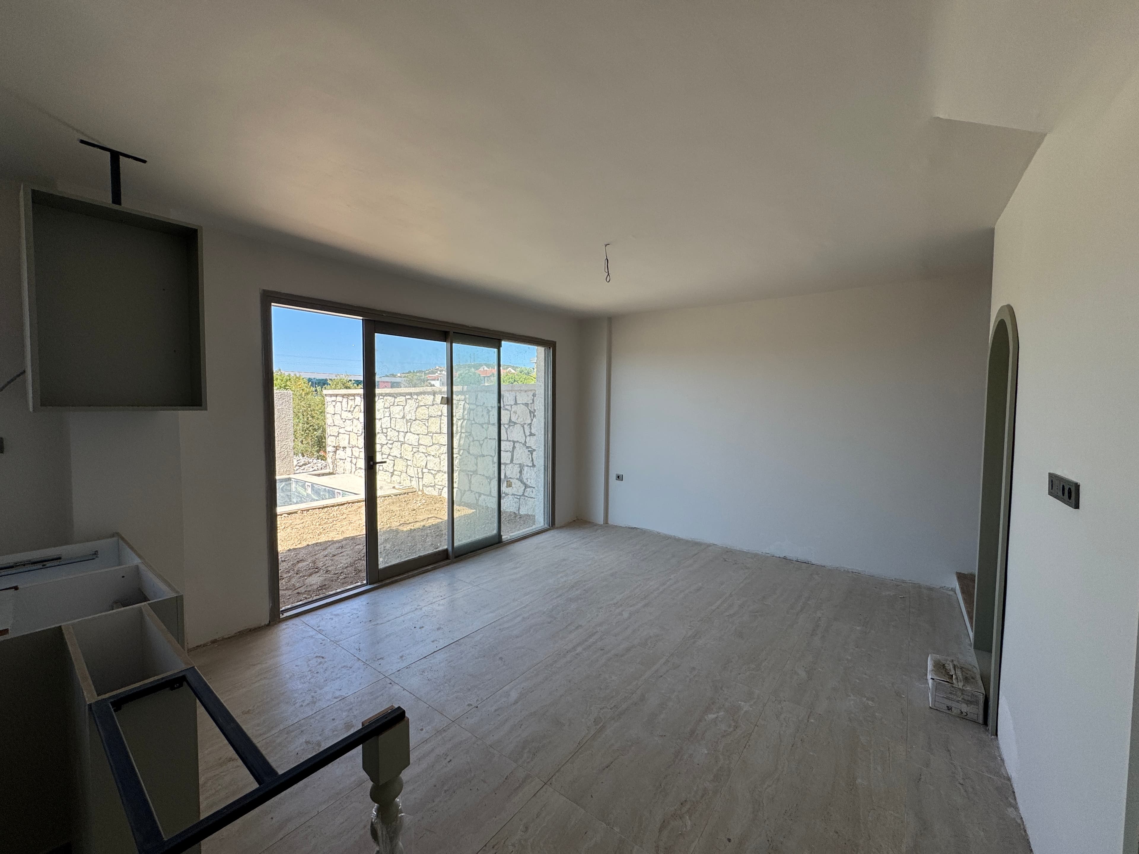 KISA SÜRELİ FIRSAT - Alaçatı'da Satılık 2+1 Müstakil Havuzlu Villa, Alaçatı