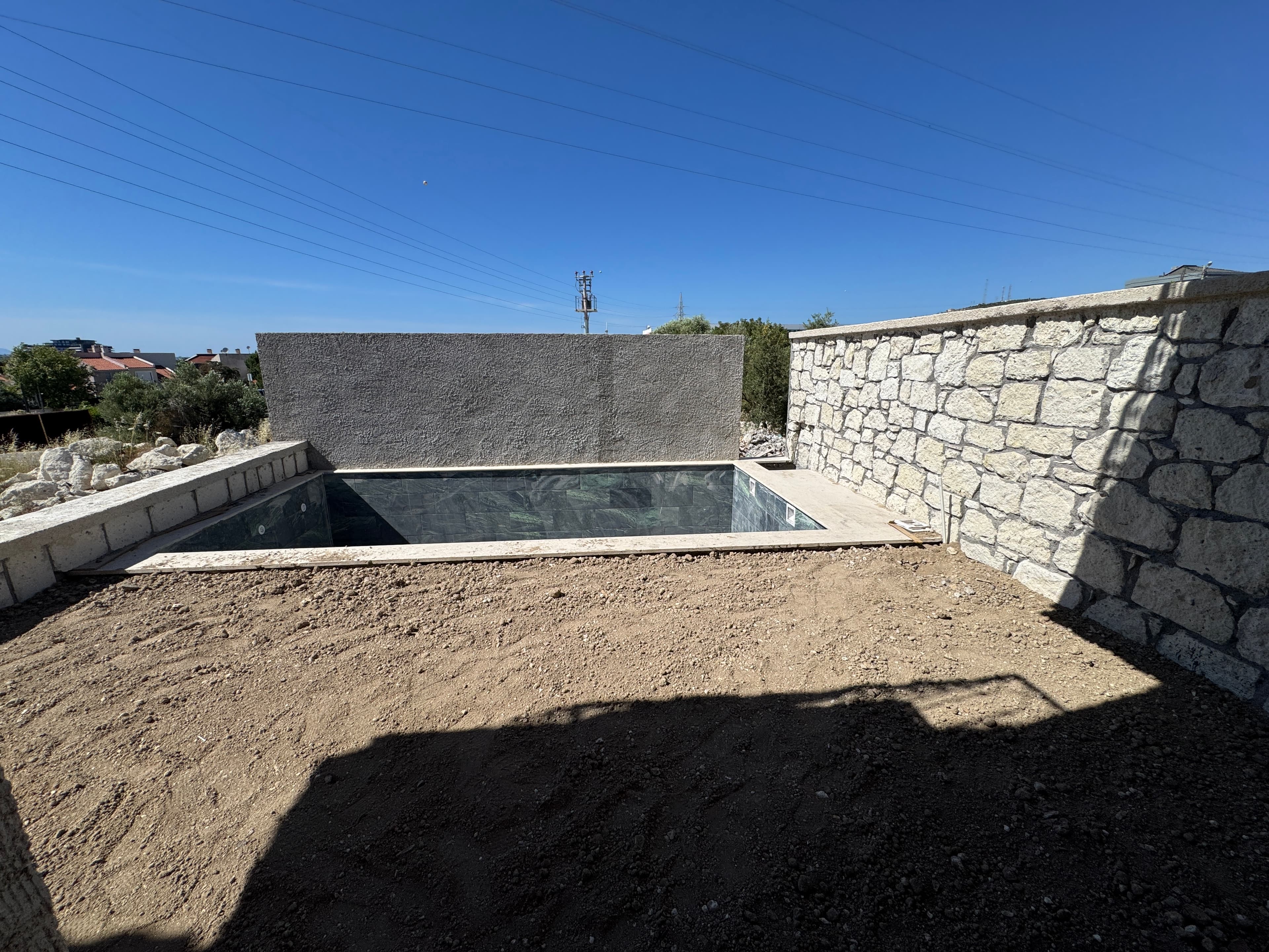 KISA SÜRELİ FIRSAT - Alaçatı'da Satılık 2+1 Müstakil Havuzlu Villa, Alaçatı