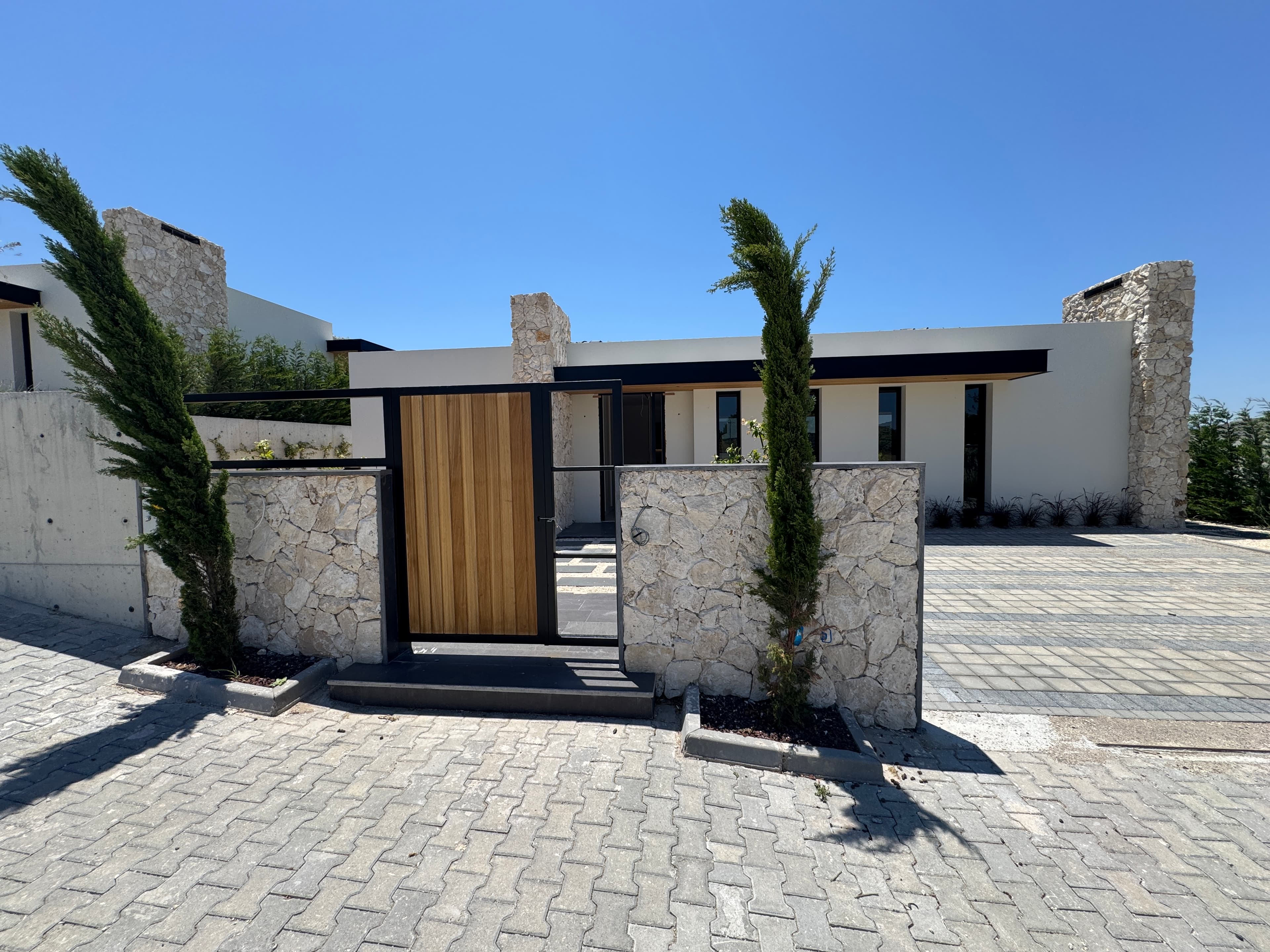 Çeşme Fahrettinpaşa'da Satılık 5+1 Yatay Mimari Ultra Lüks Villa, Fahrettinpaşa, Çeşme