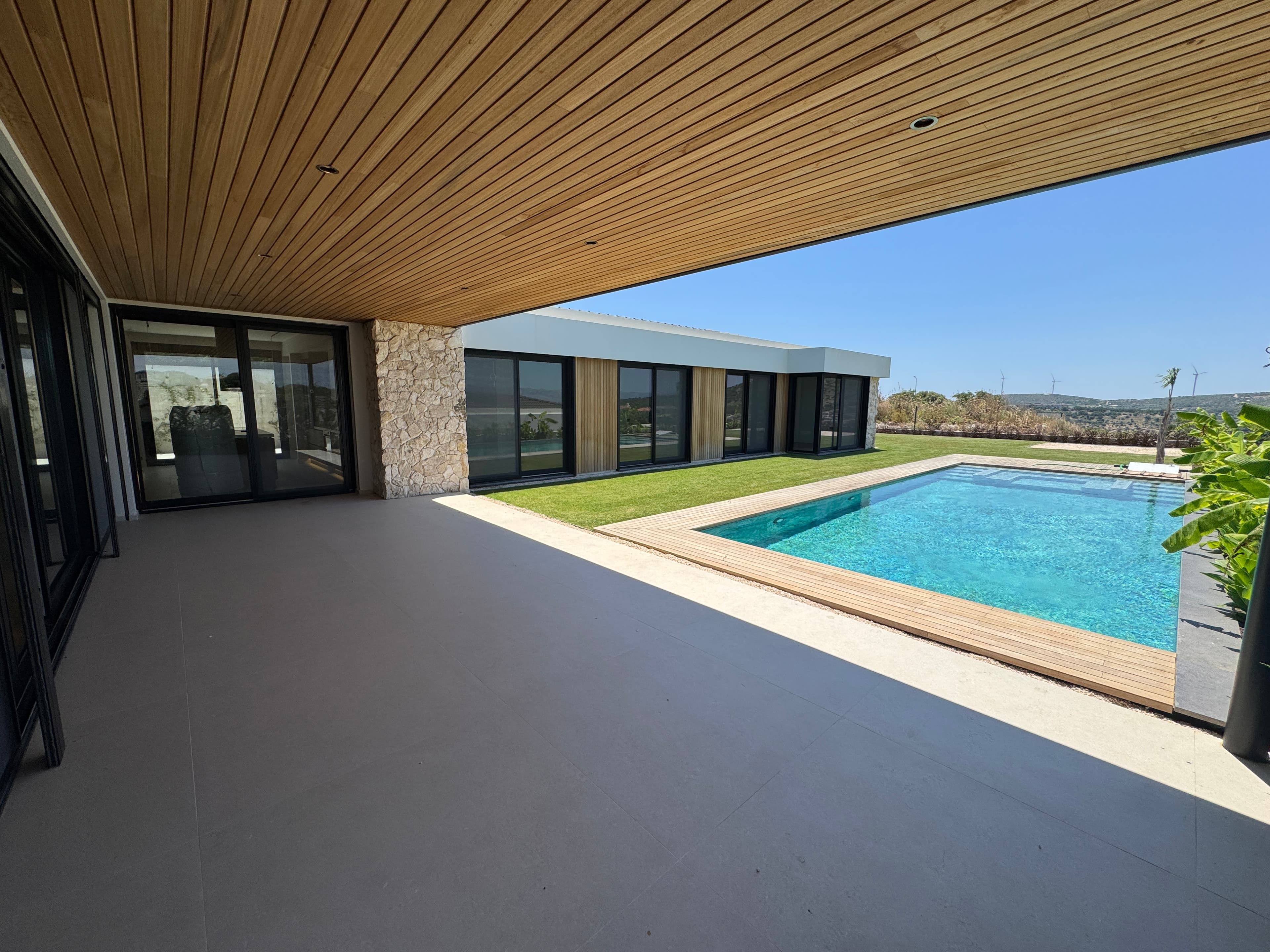 Çeşme Fahrettinpaşa'da Satılık 5+1 Yatay Mimari Ultra Lüks Villa, Fahrettinpaşa, Çeşme