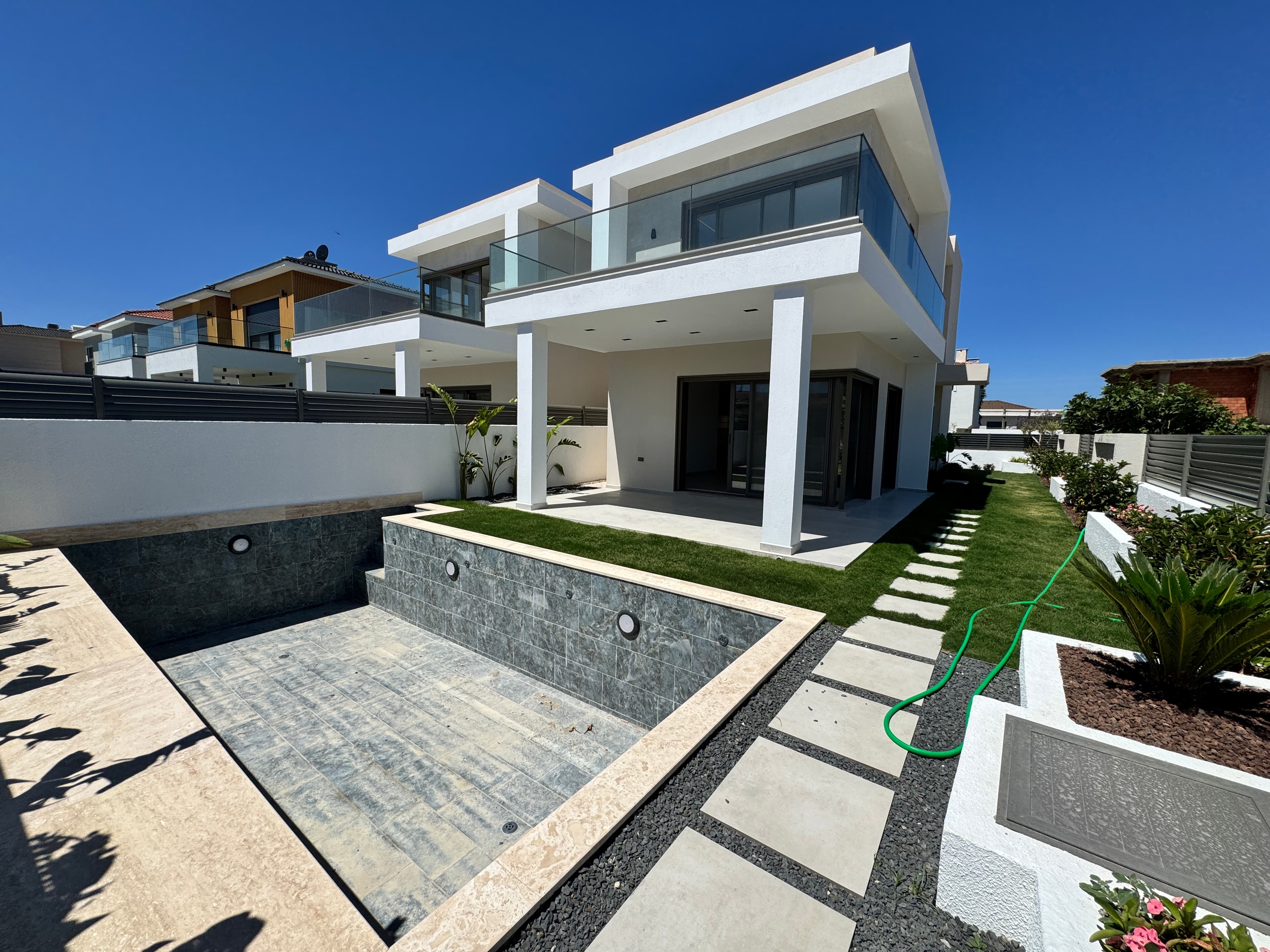 Çeşme Şifne'de Satılık 4+1 Müstakil Havuzlu Lüks Villa, Şifne, Çeşme