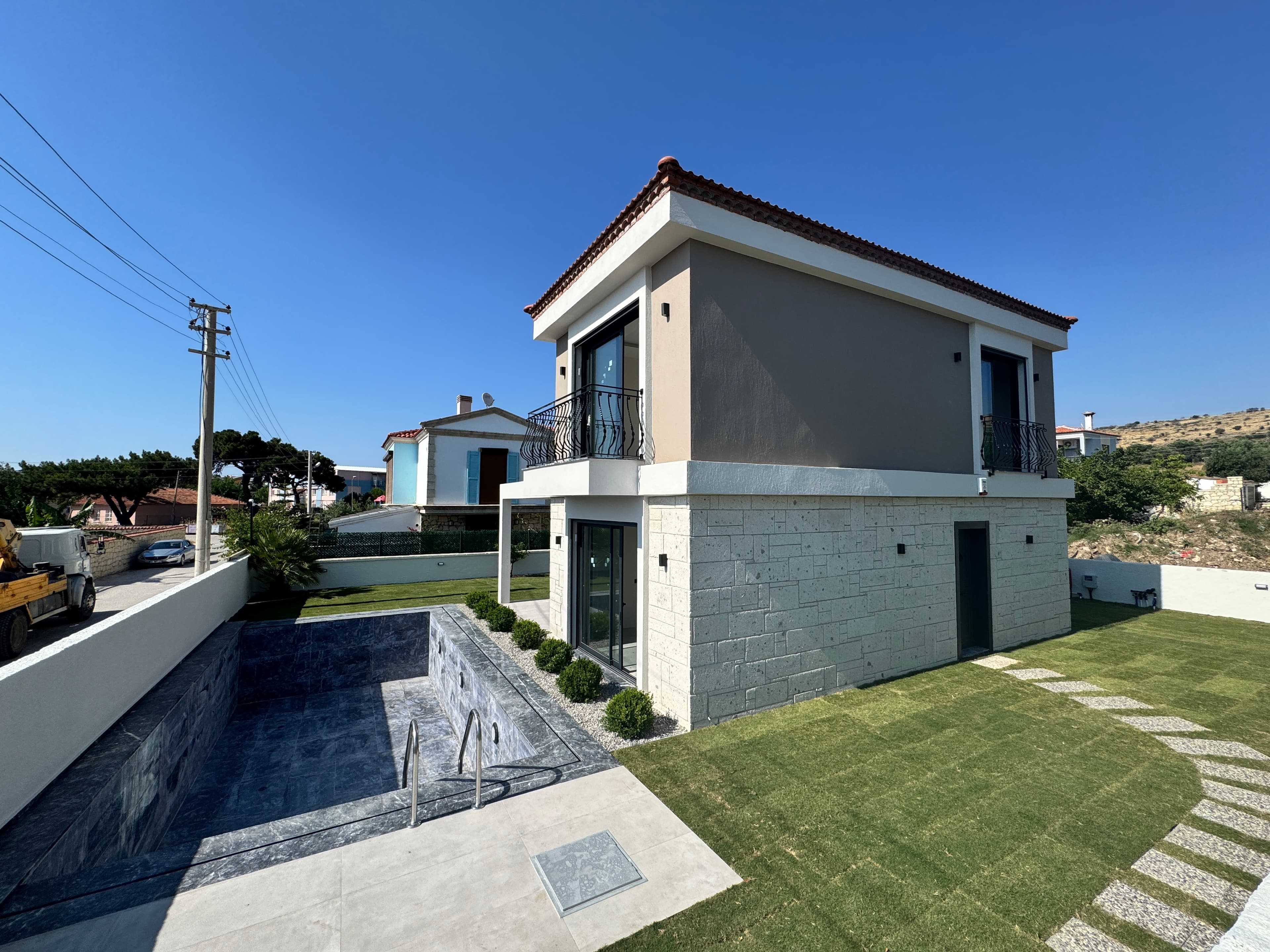 Çeşme Reisdere'de Satılık 4+1 Tam Müstakil Havuzlu Lüks Villa, Şifne, Çeşme