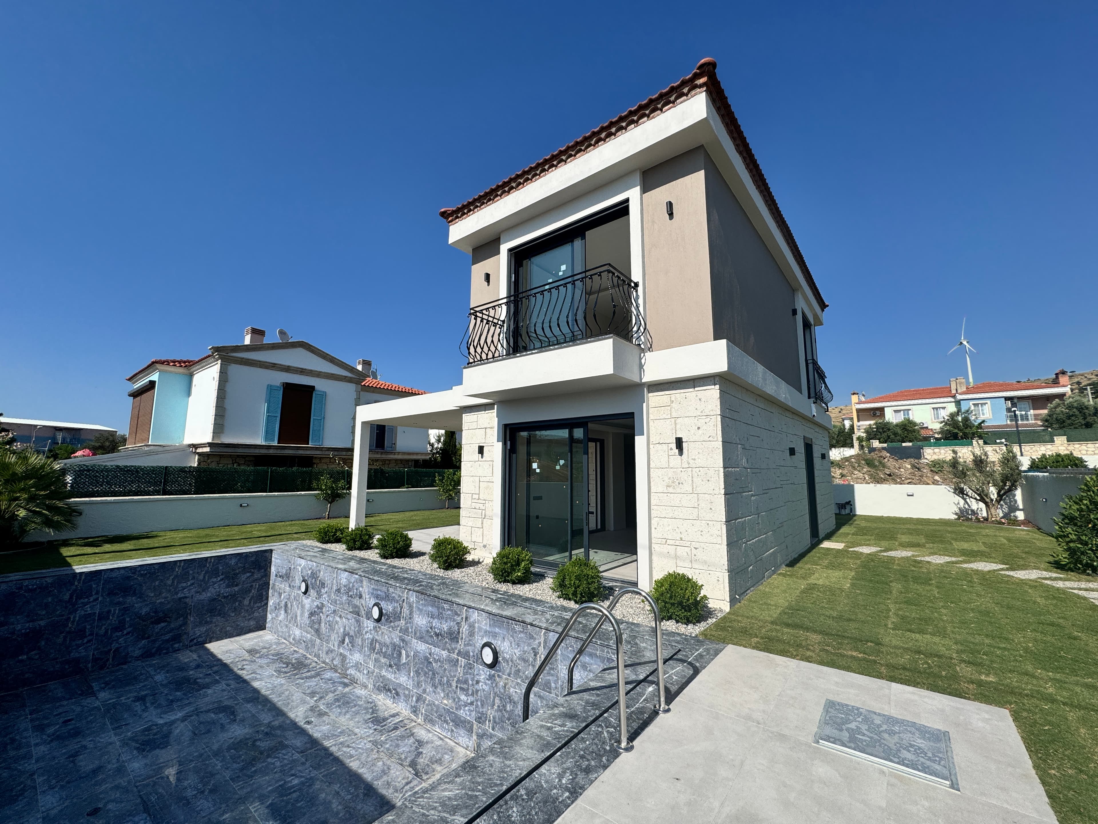 Çeşme Reisdere'de Satılık 4+1 Tam Müstakil Havuzlu Lüks Villa, Şifne, Çeşme