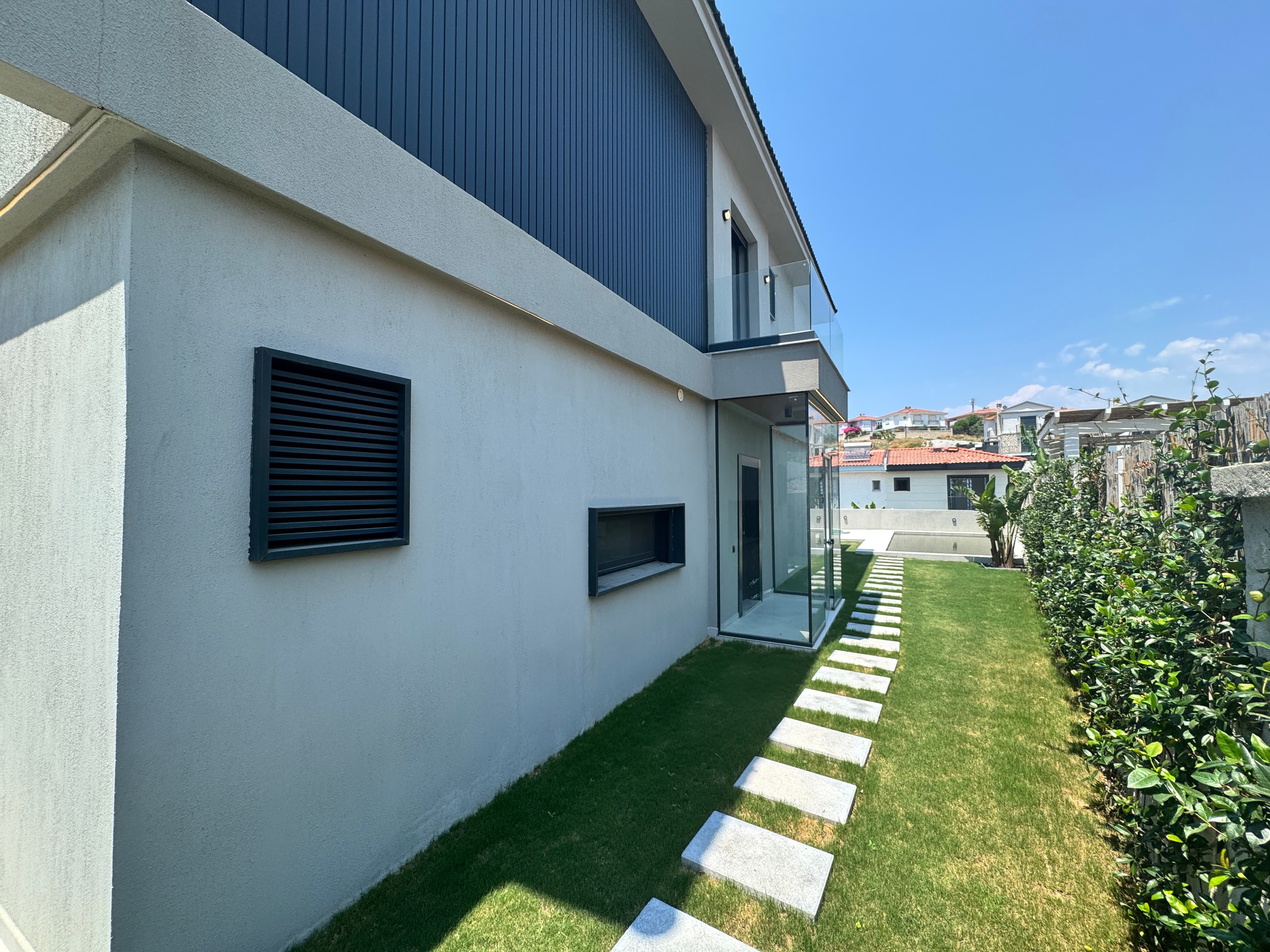 Çeşme Şifne'de Satılık 4+1 Modern Tasarım Müstakil Havuzlu Lüks Villa, Şifne, Çeşme