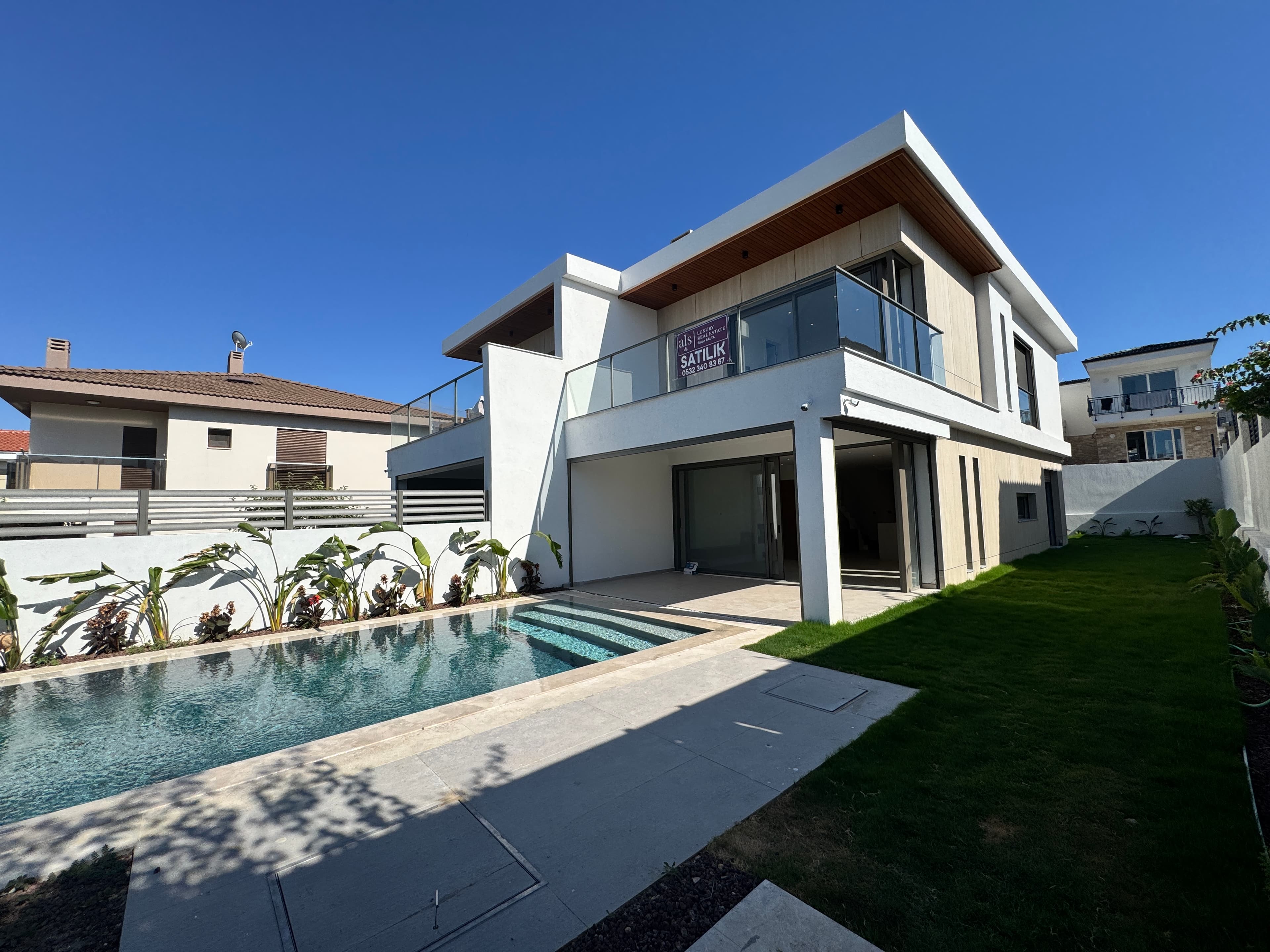 Çeşme Şifne'de Satılık 4+1 Müstakil Havuzlu Lüks Villa , Şifne, Çeşme