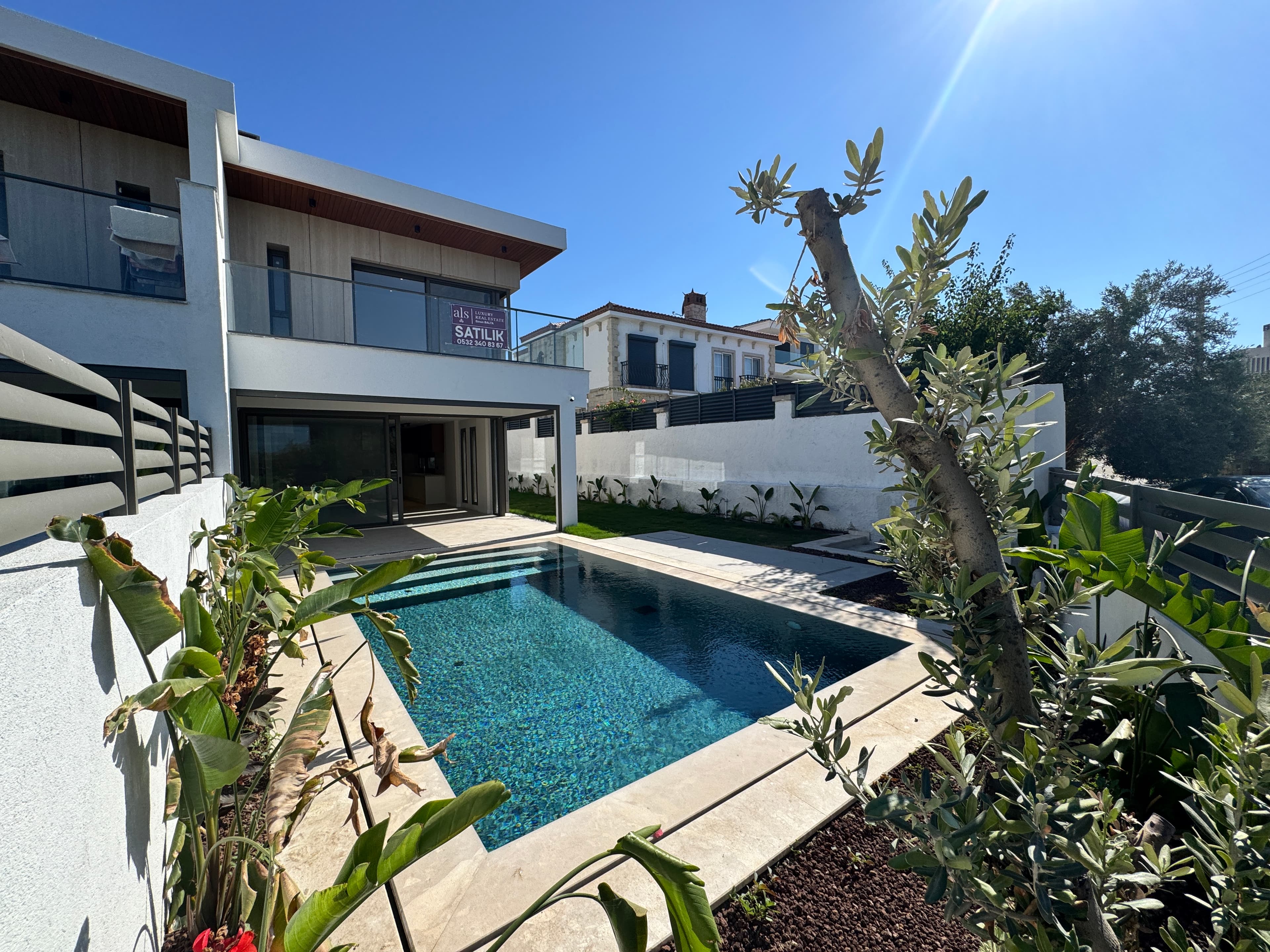 Çeşme Şifne'de Satılık 4+1 Müstakil Havuzlu Lüks Villa , Şifne, Çeşme