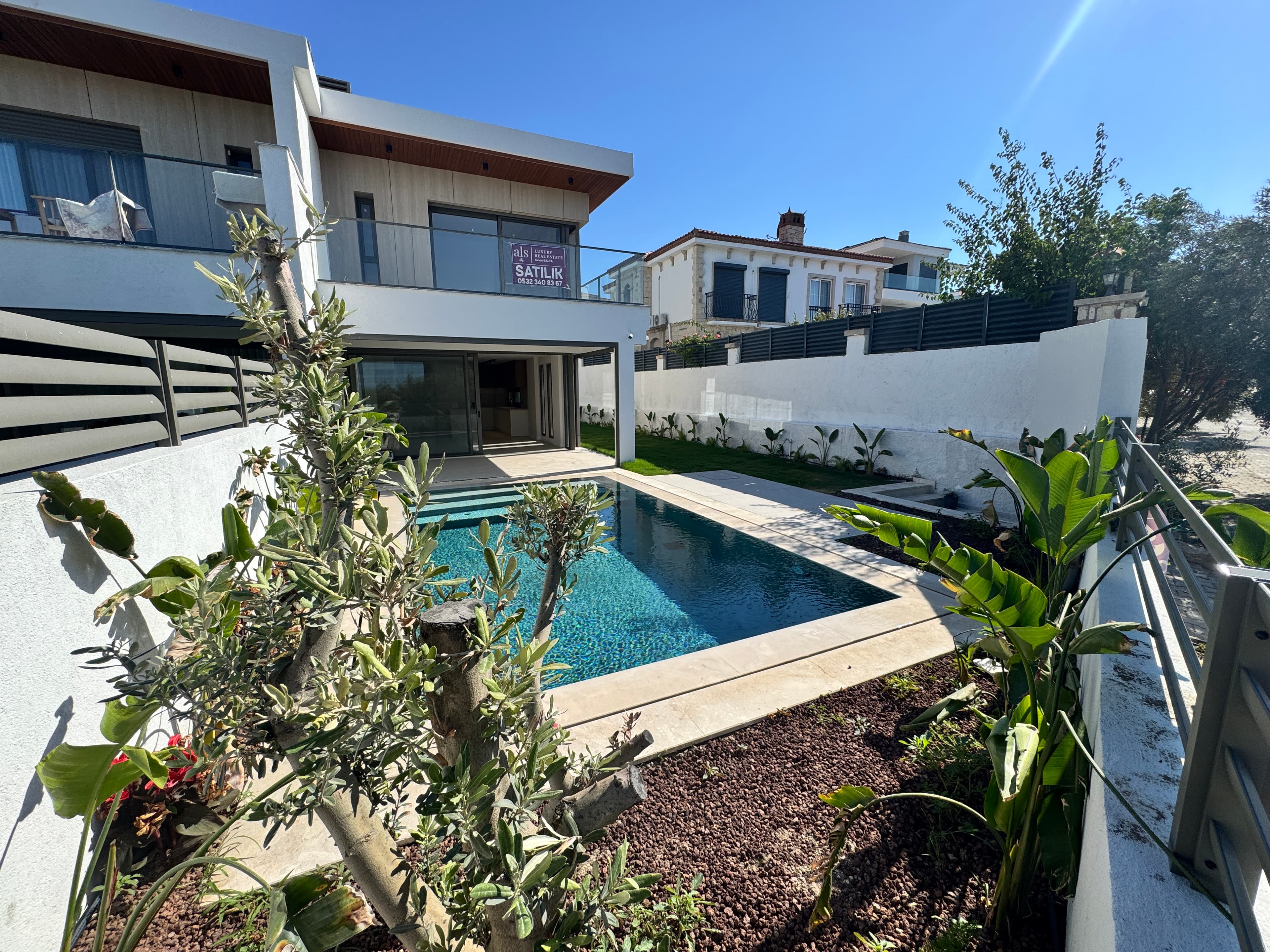 Çeşme Şifne'de Satılık 4+1 Müstakil Havuzlu Lüks Villa , Şifne, Çeşme