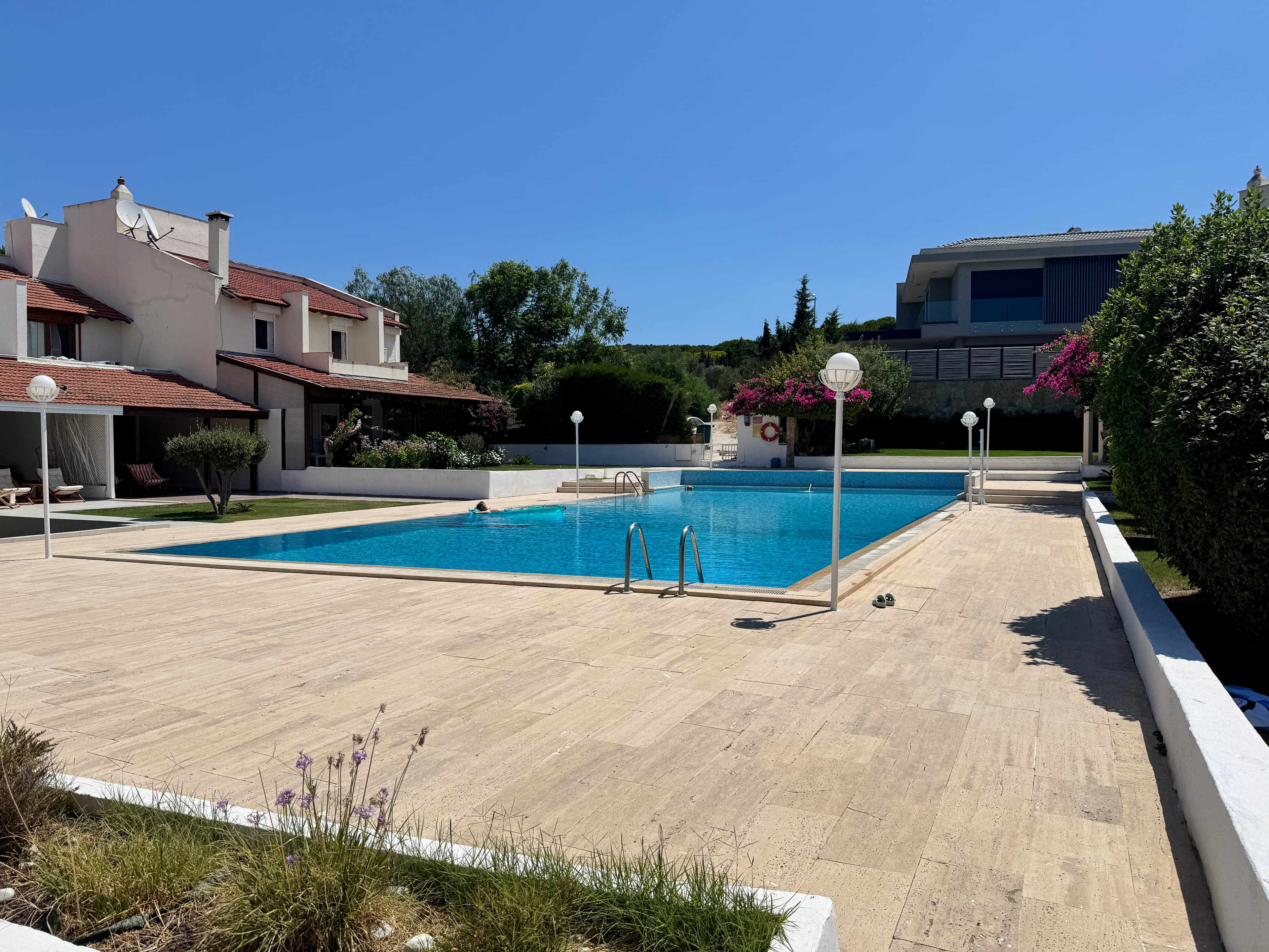 Çeşme Paşalimanı'nda Plaja 100 mt Mesafede Satılık 3+1 Havuzlu Villa, Ardıç, Çeşme