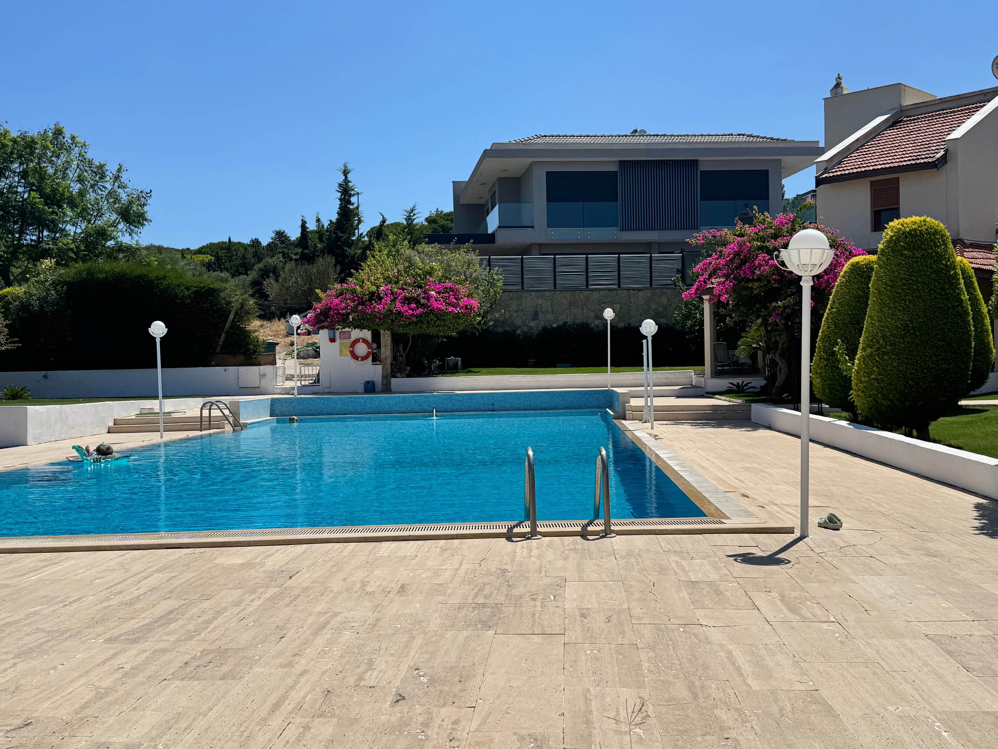 Çeşme Paşalimanı'nda Plaja 100 mt Mesafede Satılık 3+1 Havuzlu Villa, Ardıç, Çeşme