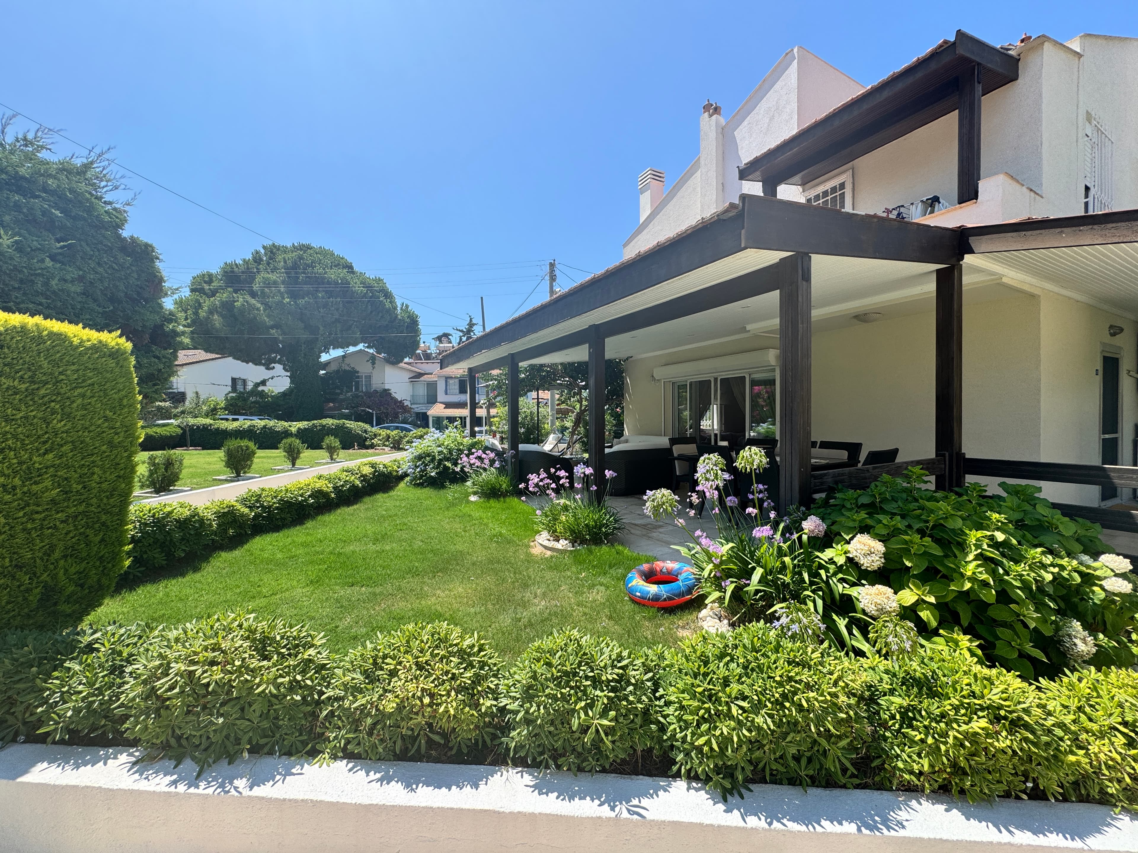 Çeşme Paşalimanı'nda Plaja 100 mt Mesafede Satılık 3+1 Havuzlu Villa, Ardıç, Çeşme
