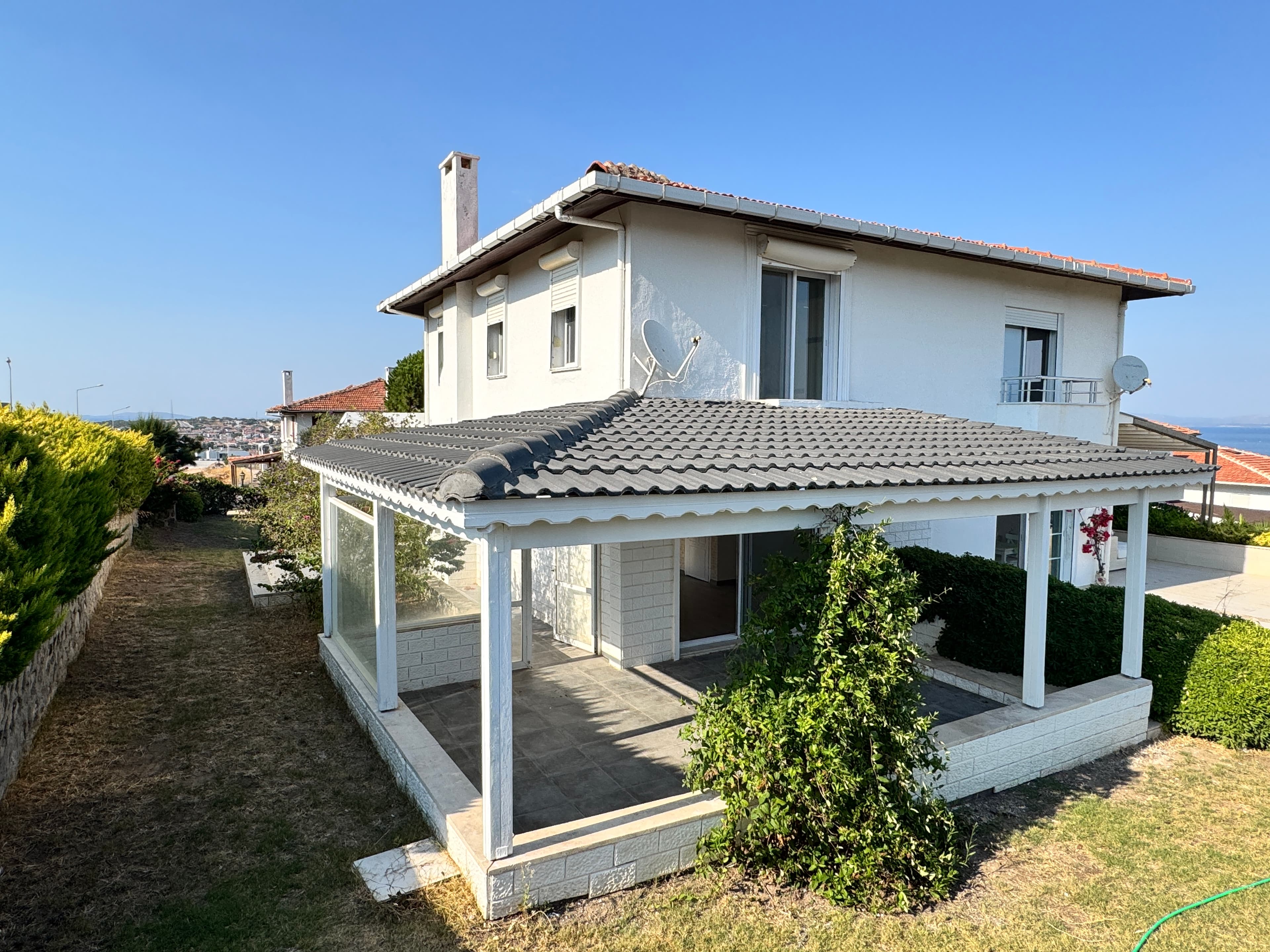 Çeşme Dalyan Ayayorgi Koyu Hacettepe Sitesinde Deniz Manzaralı Satılık 3+1 Villa, Dalyan, Çeşme