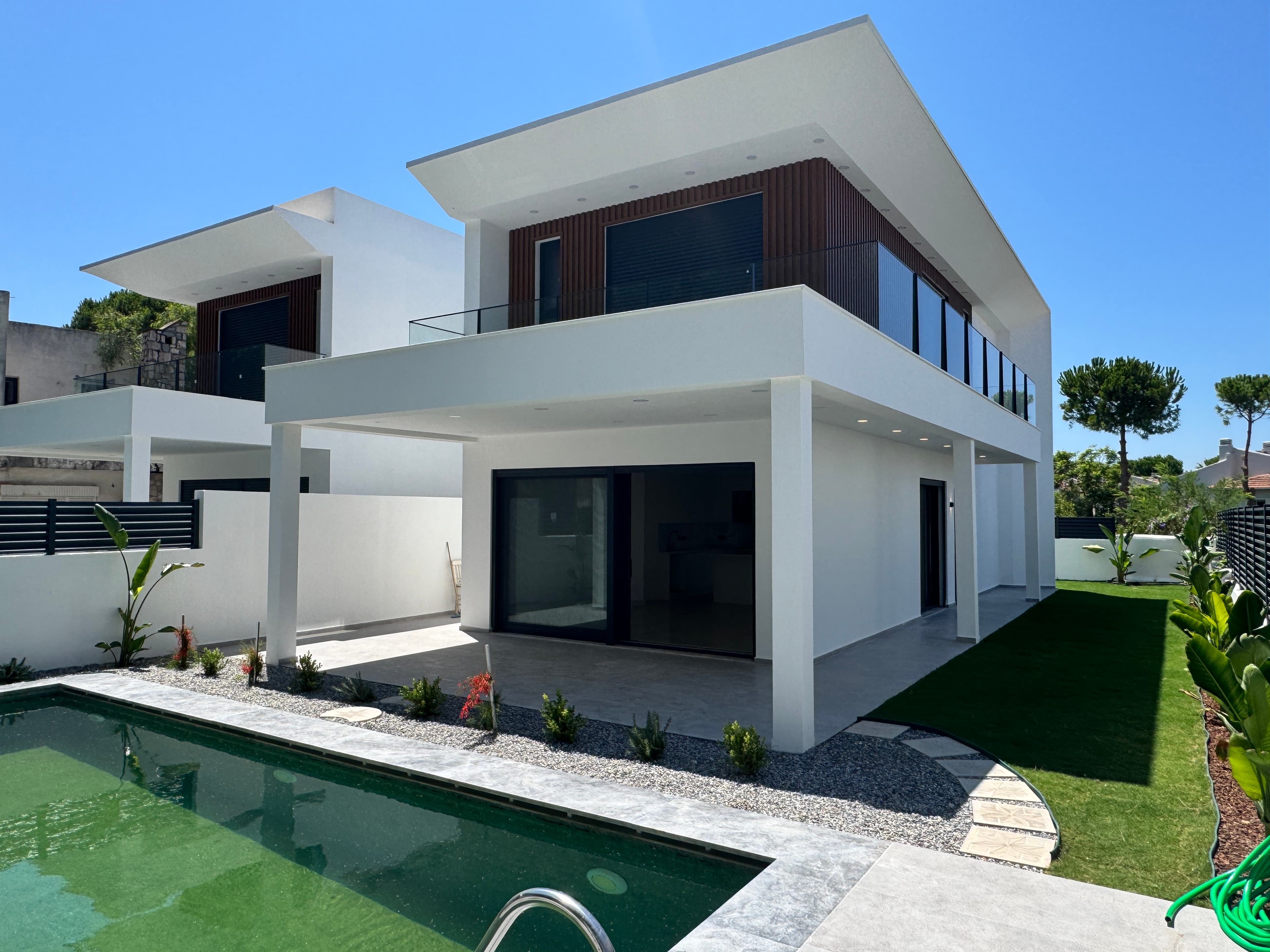 Çeşme Şifne'de Mistral Plajına 200 mt Mesafede Satılık 4+1 Havuzlu Lüks Villa, Şifne, Çeşme