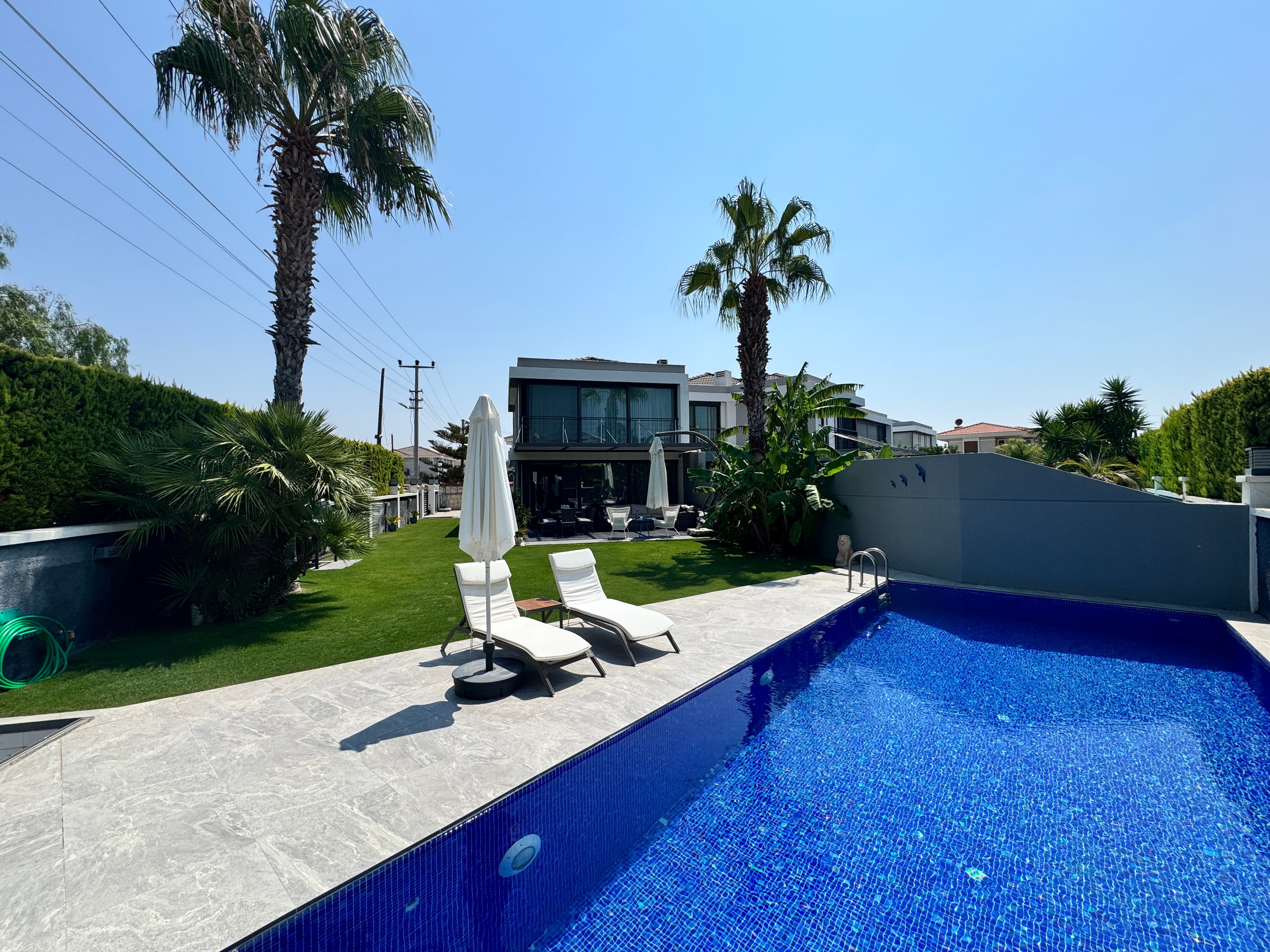 Alaçatı Göbene'de 500 m² Arsa İçerisinde Satılık 4+1 Müstakil Havuzlu Lüks Villa, Alaçatı