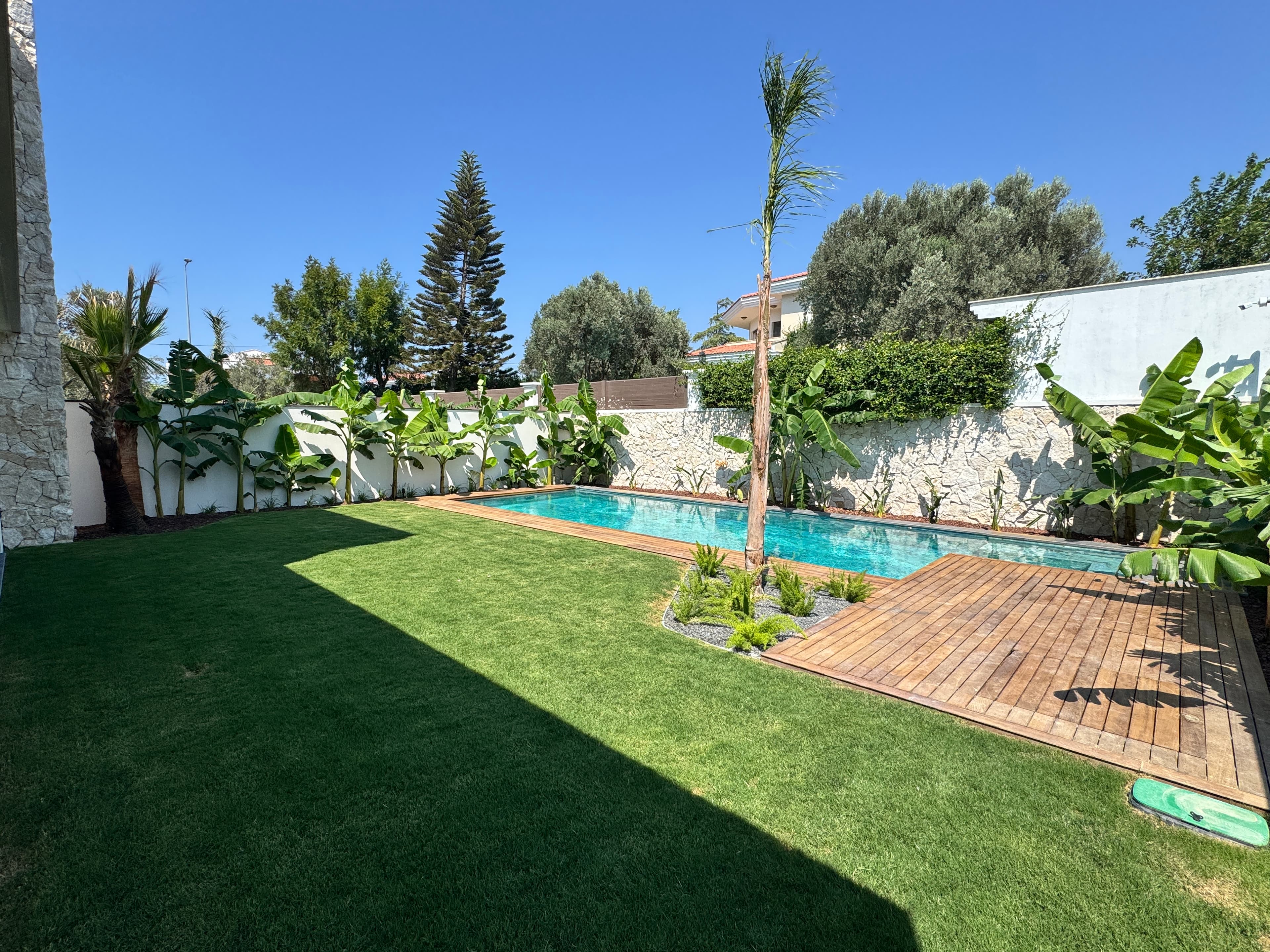 Alaçatı Göbene'de Satılık Tam Donanımlı 5+2 Müstakil Havuzlu Ultra Lüks Villa, Alaçatı