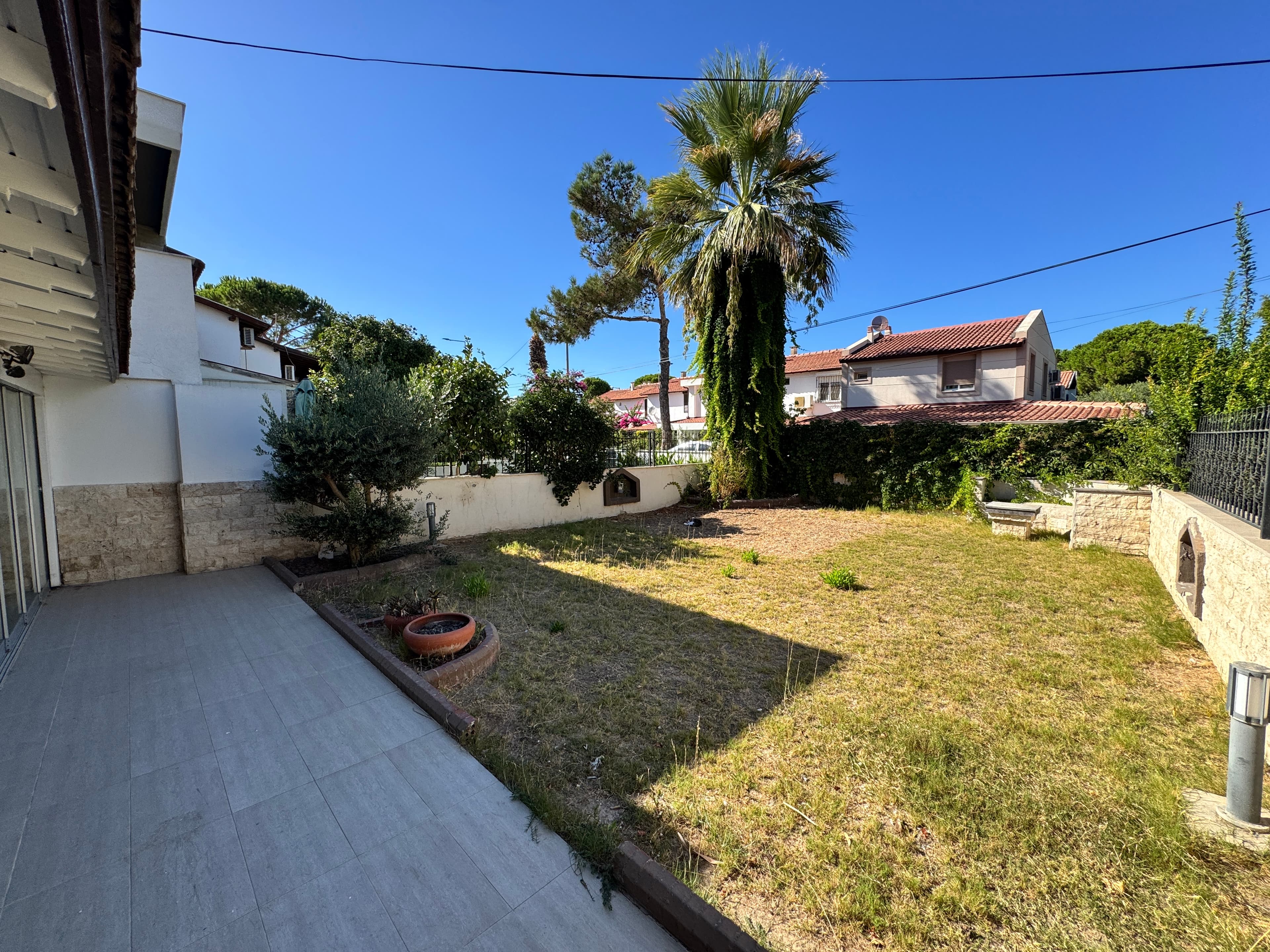 Çeşme Ilıca'da Plaja Yakın Yıllık Kiralık 2+1 Müstakil Villa, Ilıca, Çeşme