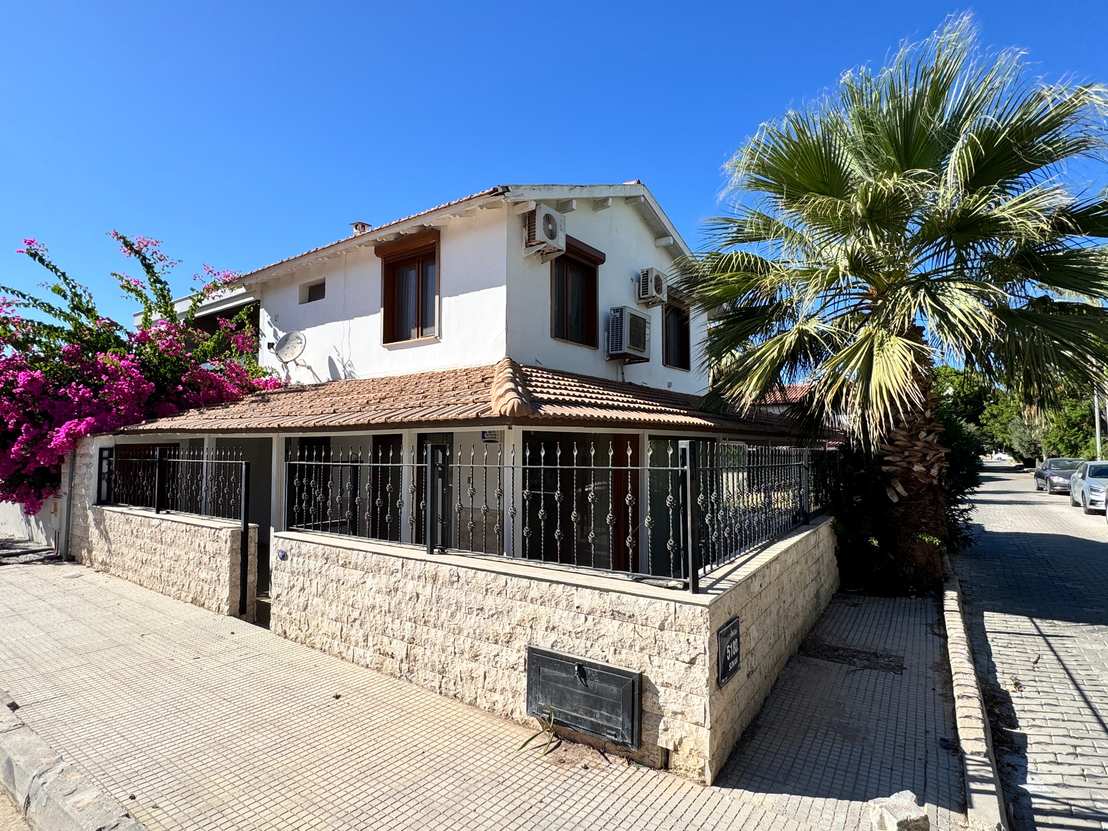 Çeşme Ilıca'da Plaja Yakın Yıllık Kiralık 2+1 Müstakil Villa, Ilıca, Çeşme