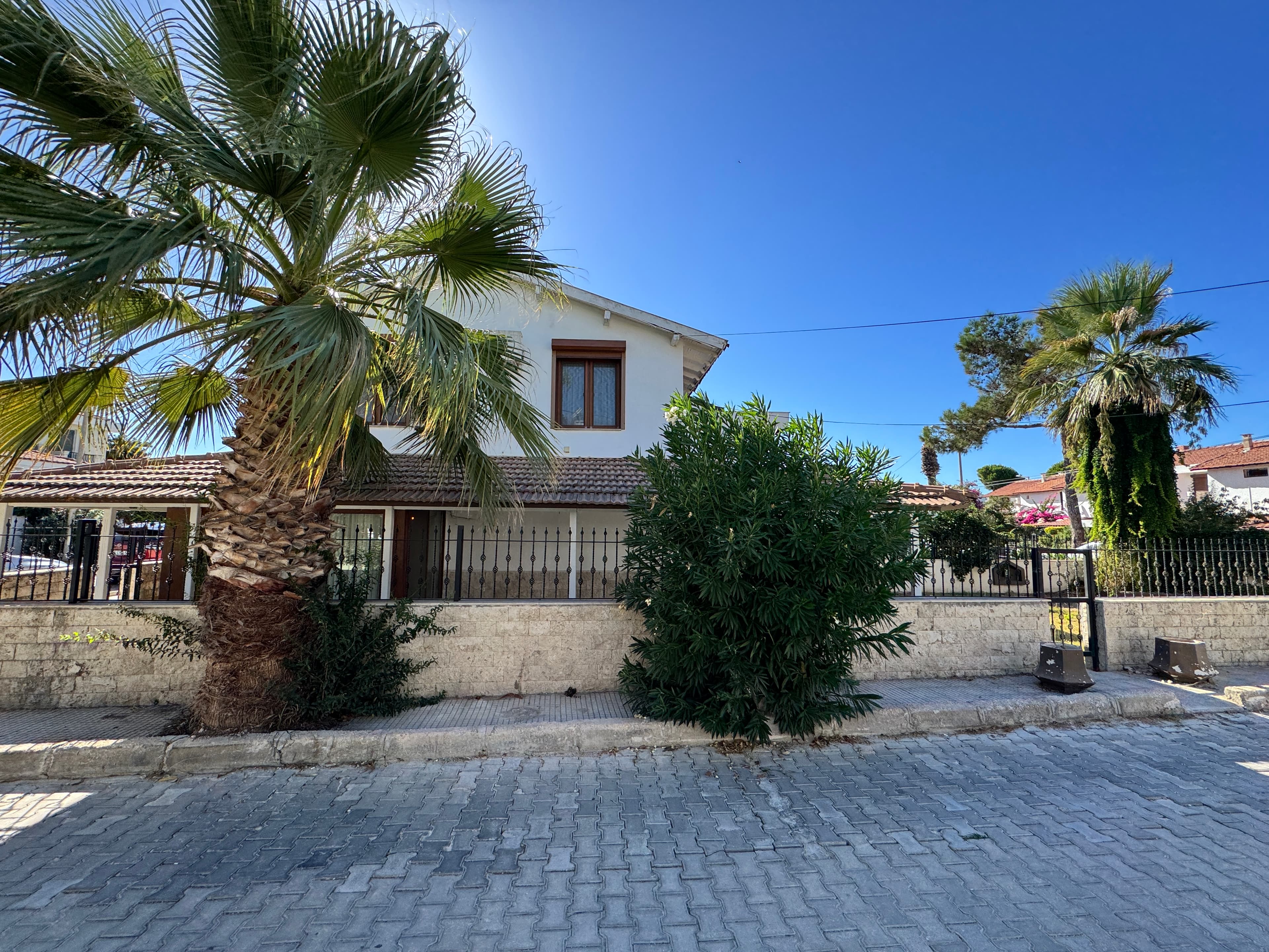 Çeşme Ilıca'da Plaja Yakın Yıllık Kiralık 2+1 Müstakil Villa, Ilıca, Çeşme