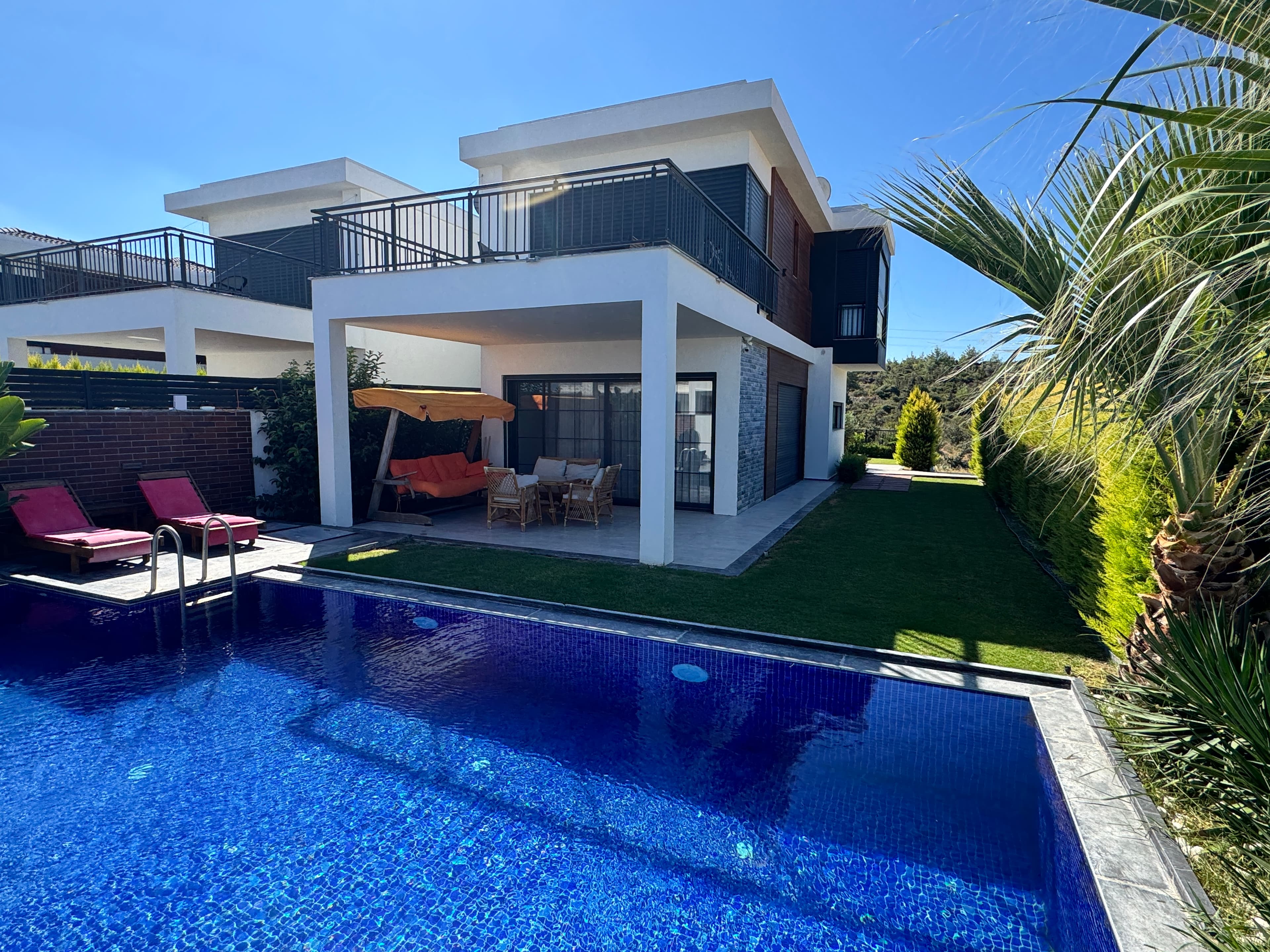 Çeşme Üst Boyalık'ta Satılık Deniz Manzaralı 4+1 Müstakil Havuzlu Villa, Ilıca, Çeşme