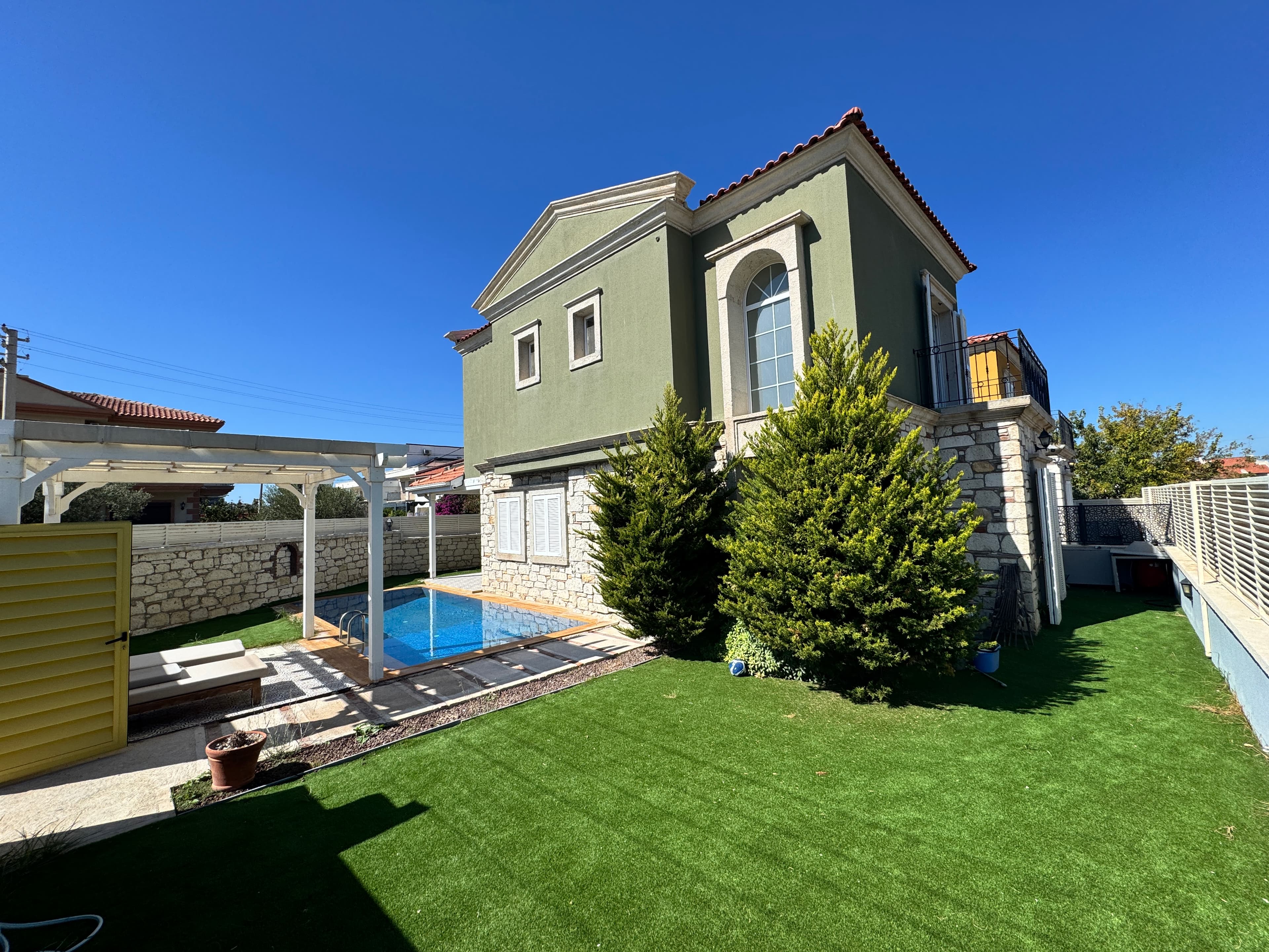Çeşme Şifne'de Satılık Taş Konsept 3+1 Müstakil Havuzlu Lüks Vİlla, Şifne, Çeşme