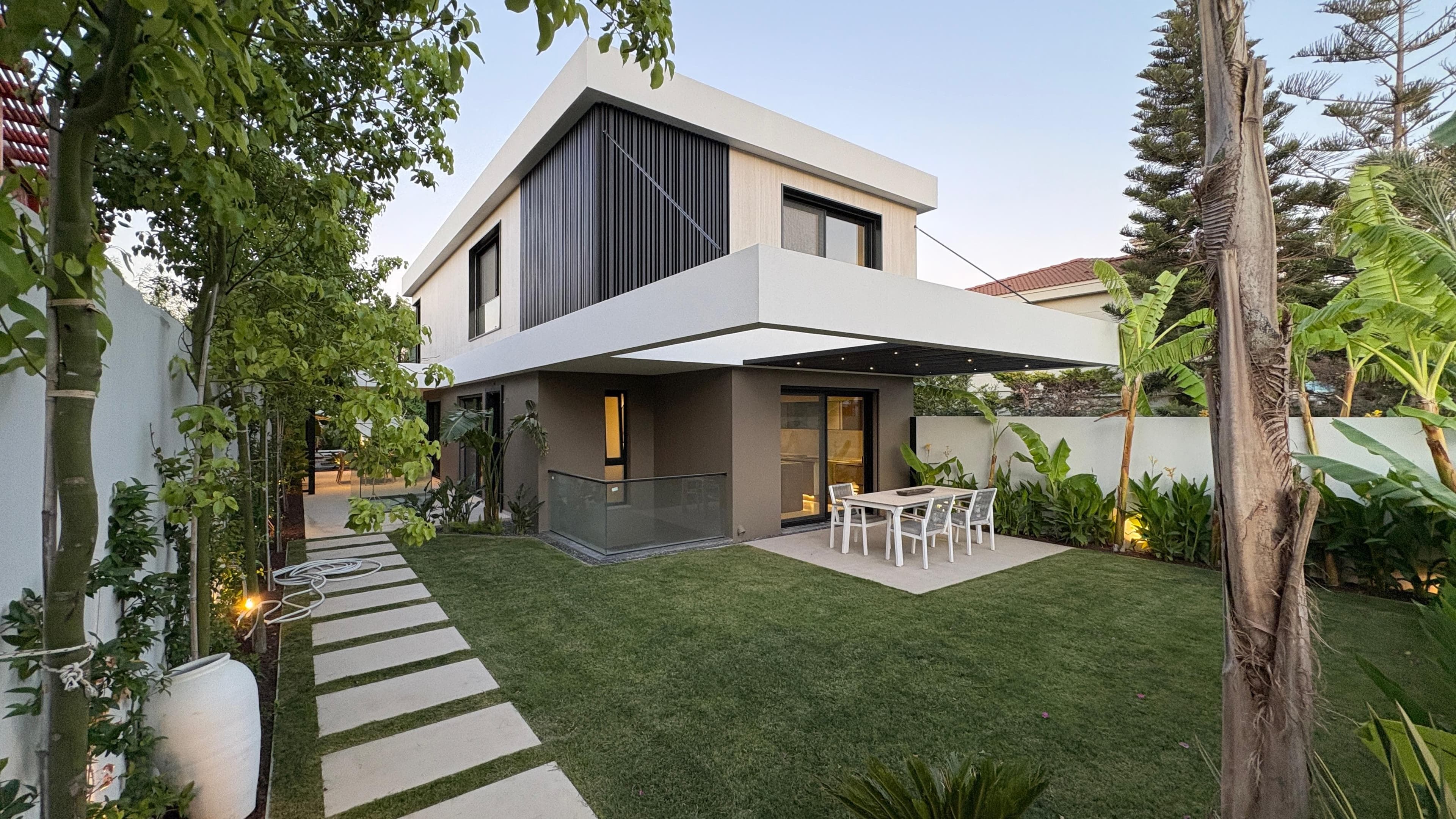 Alaçatı Göbene'de Satılık 5+1 Müstakil Havuzlu Lüks Villa, Alaçatı