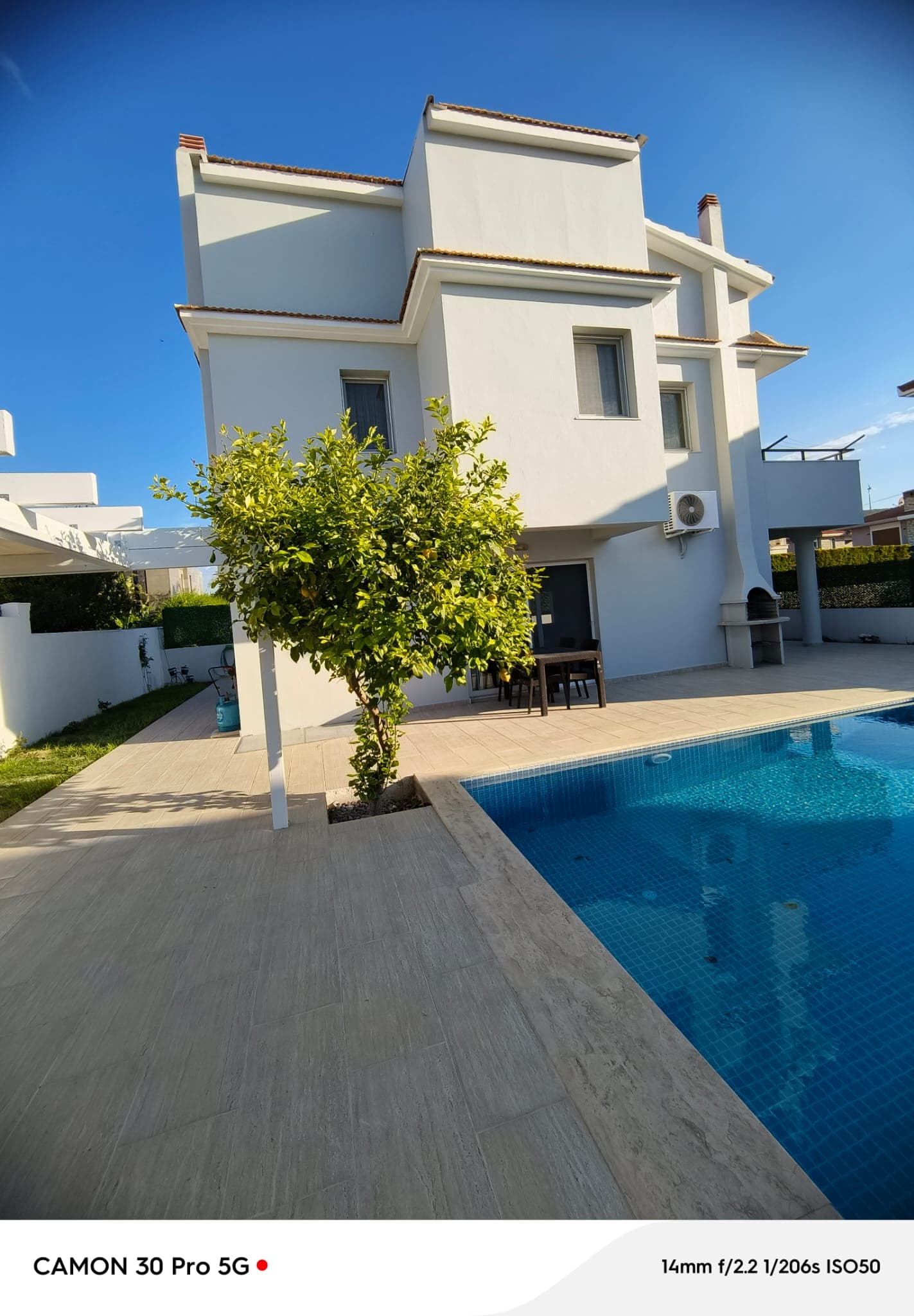 Alaçatı Göbene'de 3+1 Sezonluk Kiralık Müstakil Havuzlu Villa, Alaçatı