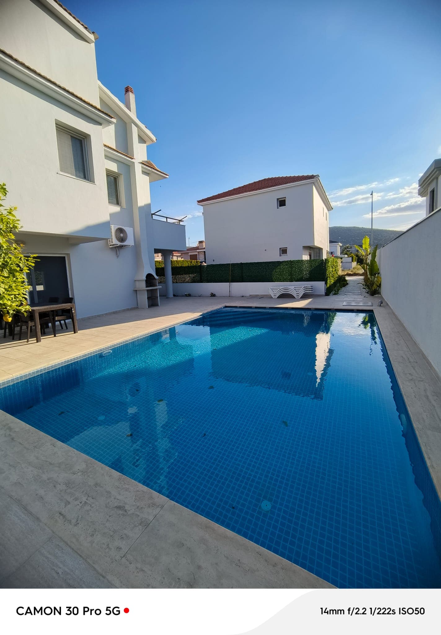 Alaçatı Göbene'de 3+1 Sezonluk Kiralık Müstakil Havuzlu Villa, Alaçatı