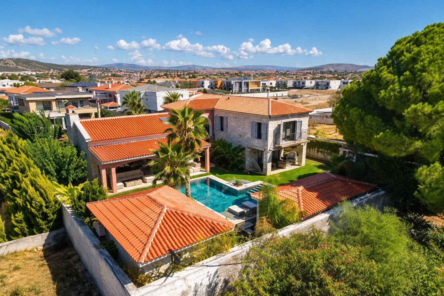 Çeşme Mamurbaba'da Toskana Mimarisiyle Tasarlanmış Ultra Lüks Prestij Villa, Ilıca, Çeşme